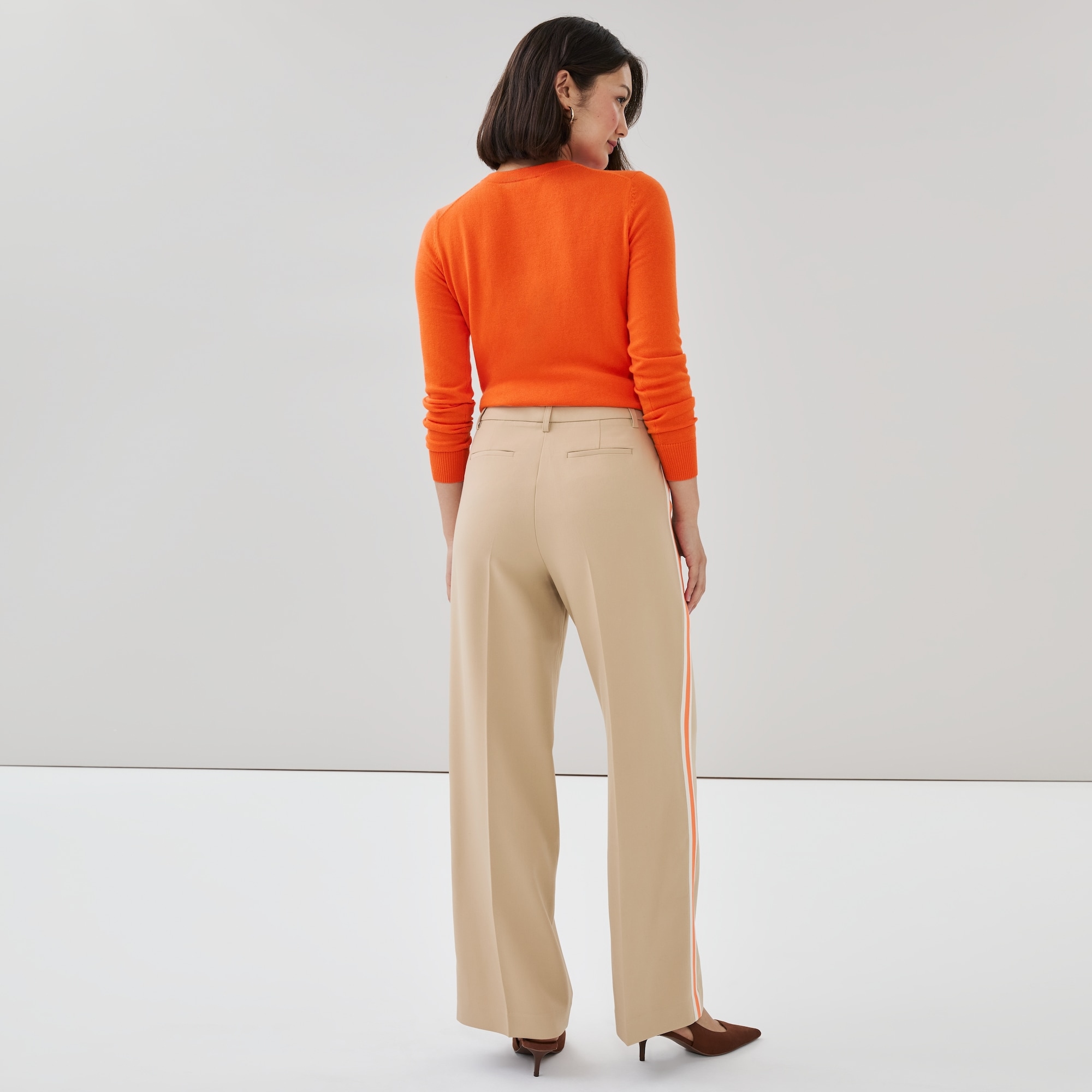 Pantalon à jambe large rayé sur les côtés
