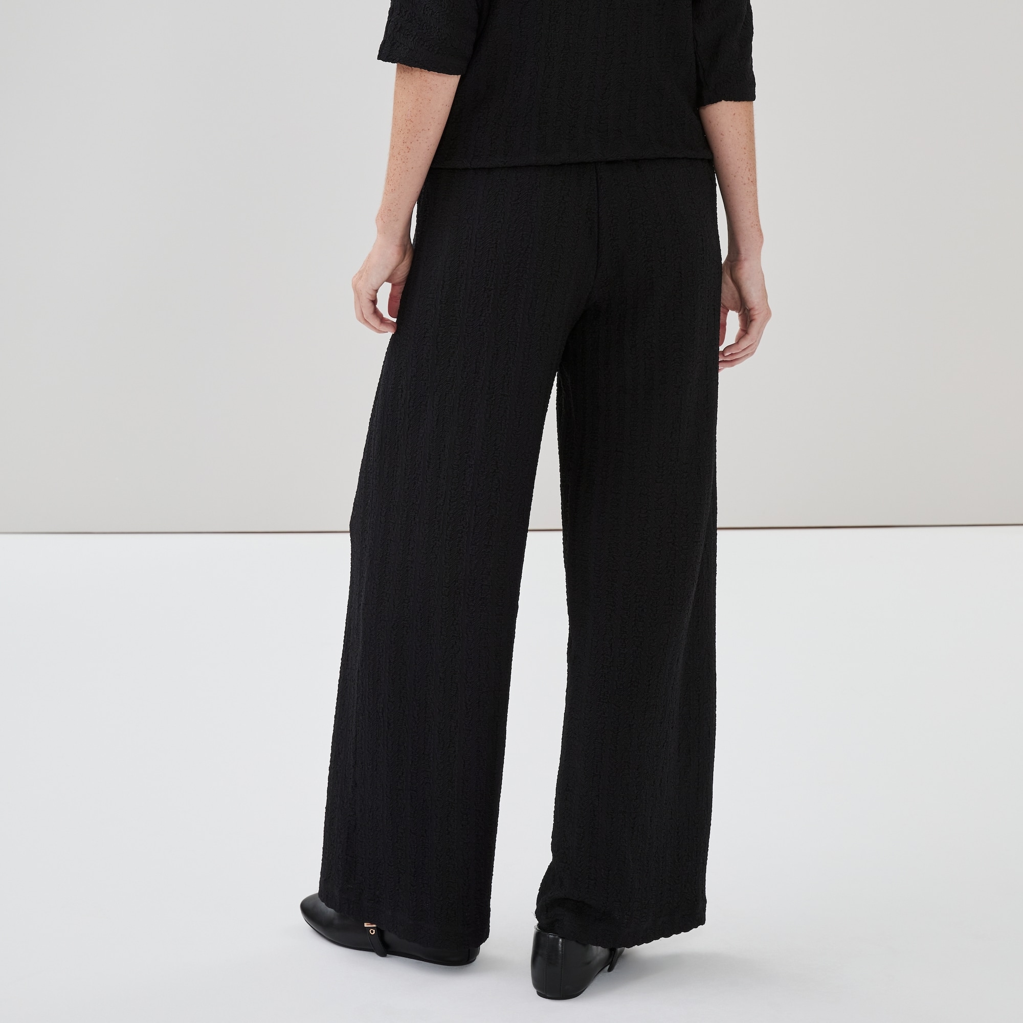 Pantalon froissé à jambe large