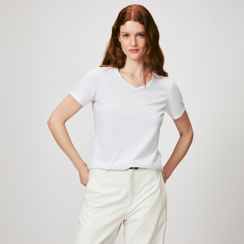 Joe Fresh Classic Fit V-Neck T-Shirt - 1 ea | Real Canadian Superstore