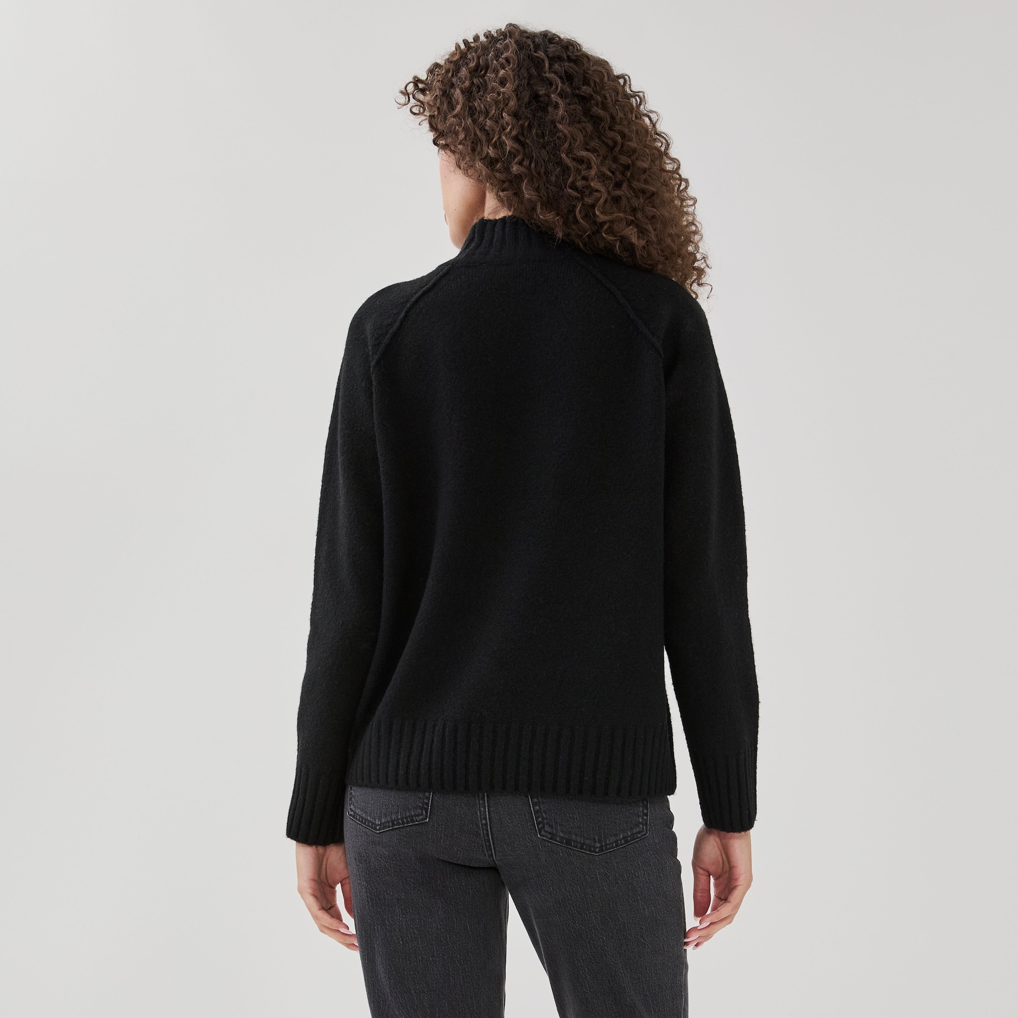 Chandail en tricot à col haut NVLT