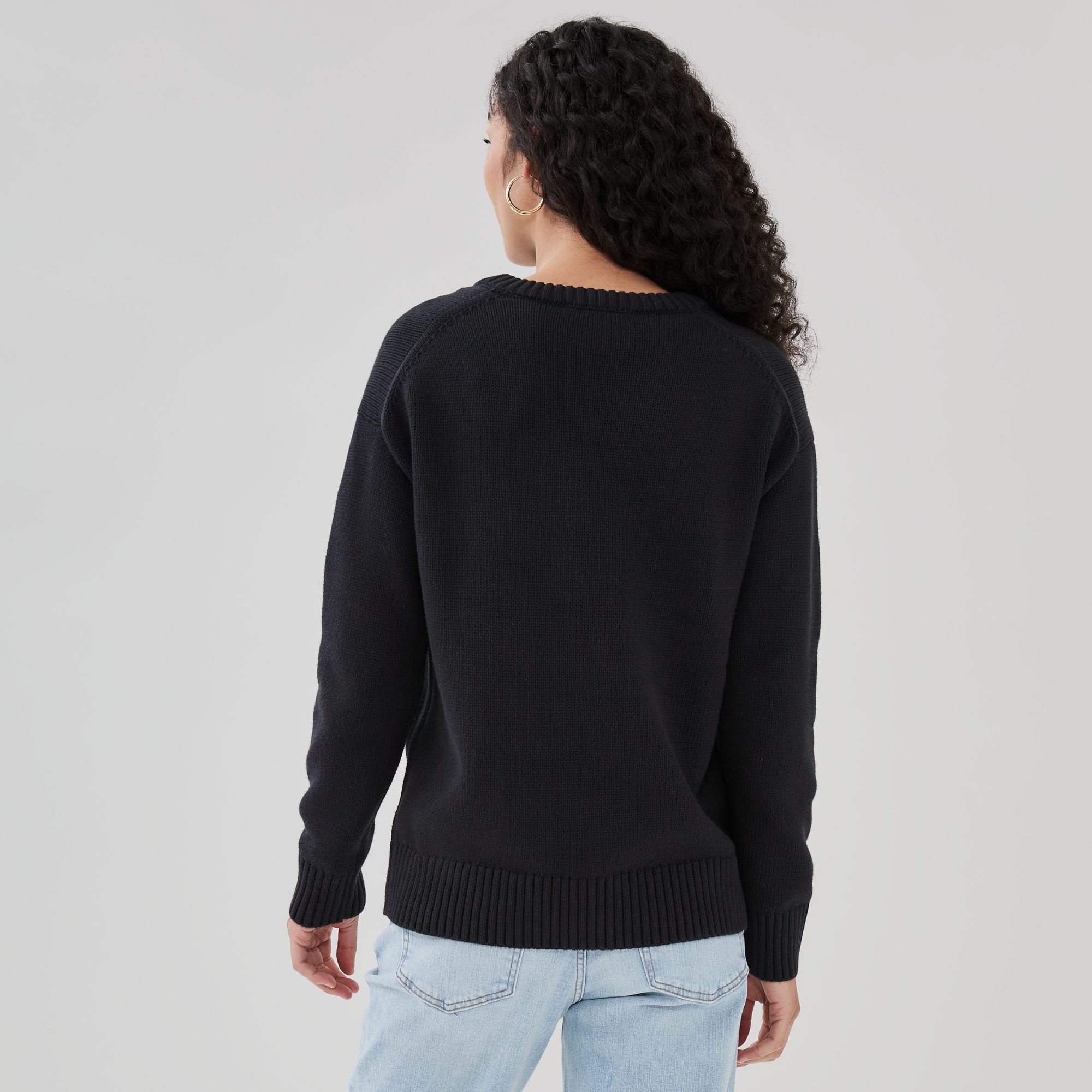 V-Neck Pullover