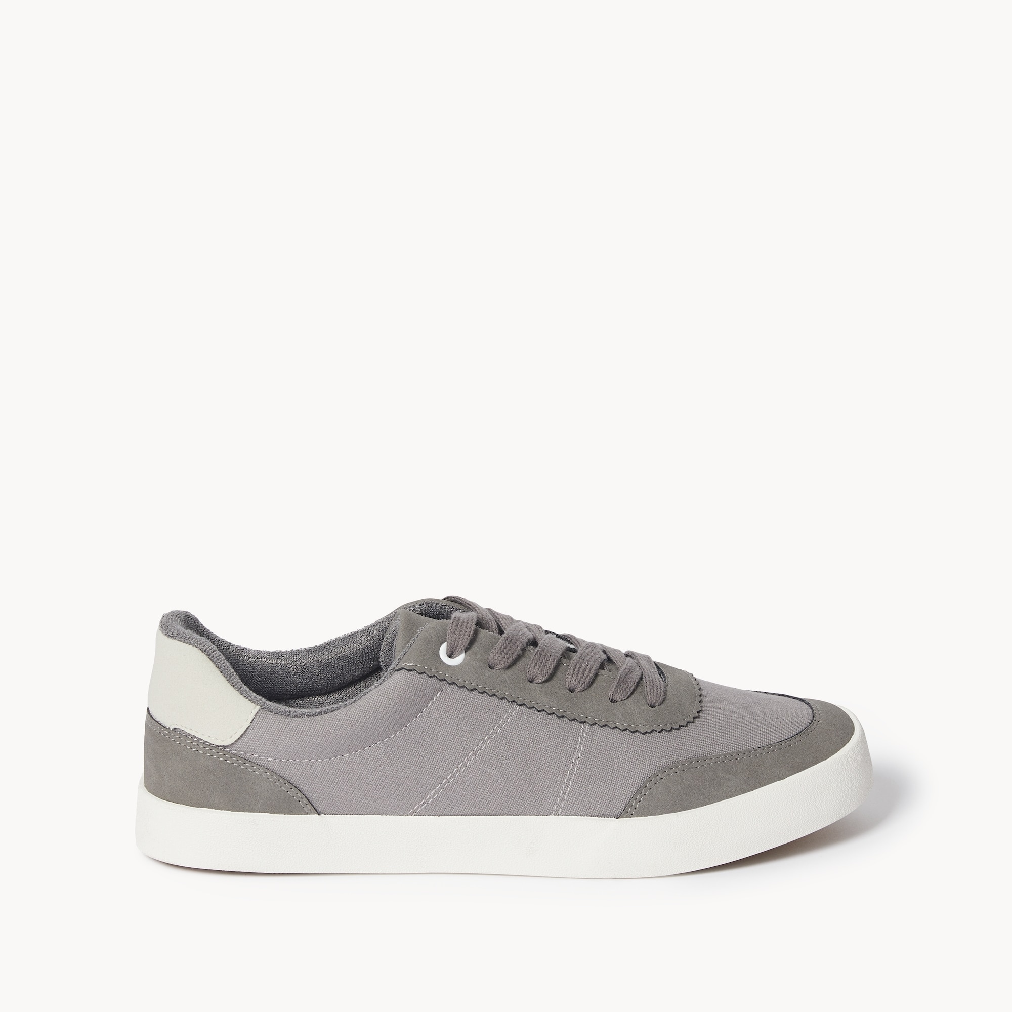 靴 kobatch Men's Indoor Hat Trick Sneakers in Taupe from Joe Fresh