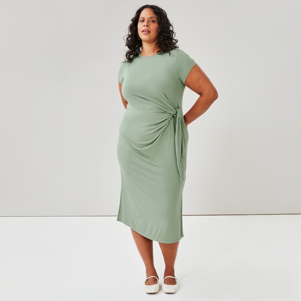 Robe midi avec attache latrale Femmes+