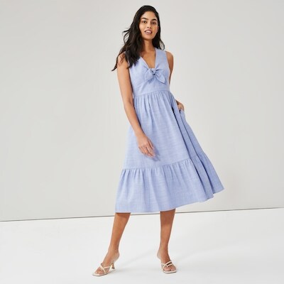 Robe midi noue sur lavant