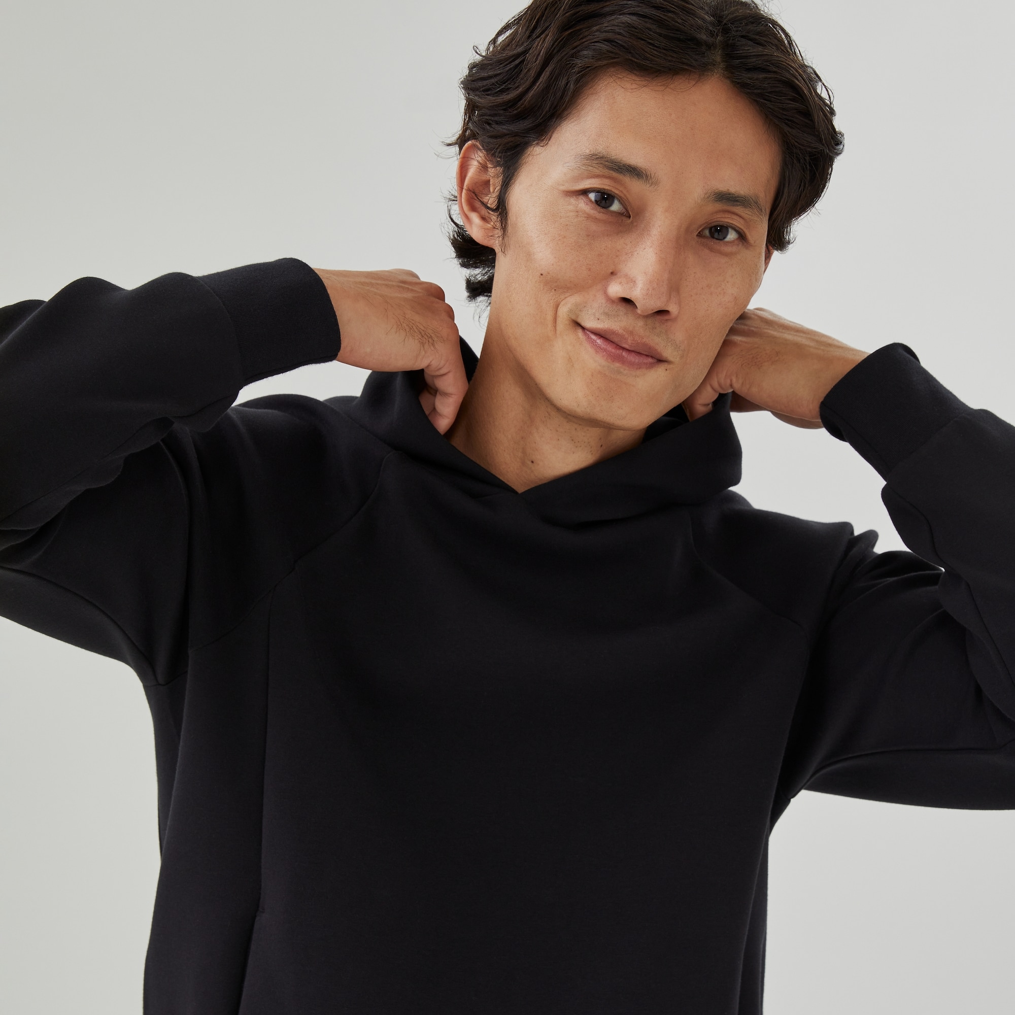 Chandail à capuchon sport en molleton pour hommes