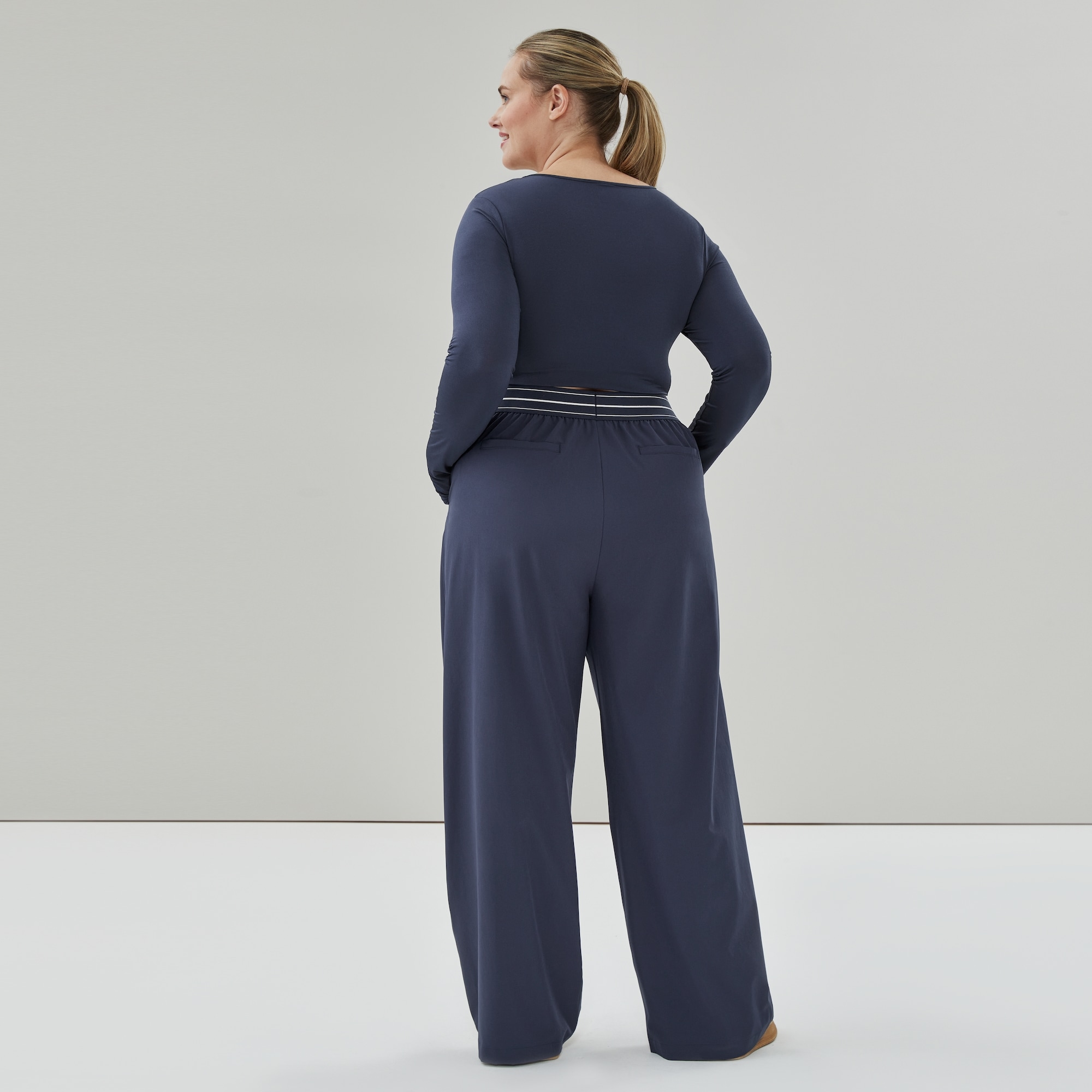 Women+ Alessia Straight Leg Trouser in Dark Navy from Joe Fresh