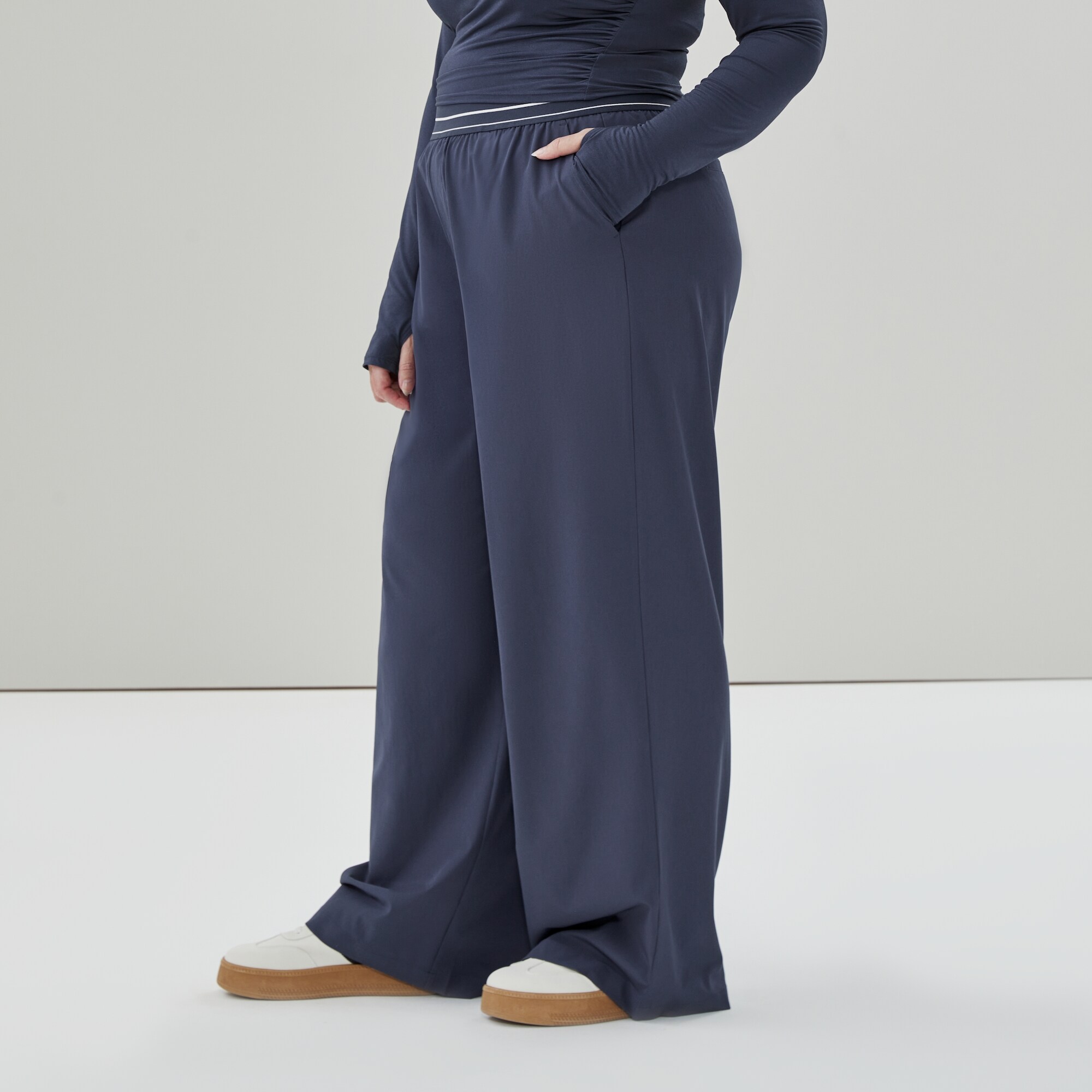 Women+ Alessia Straight Leg Trouser in Dark Navy from Joe Fresh