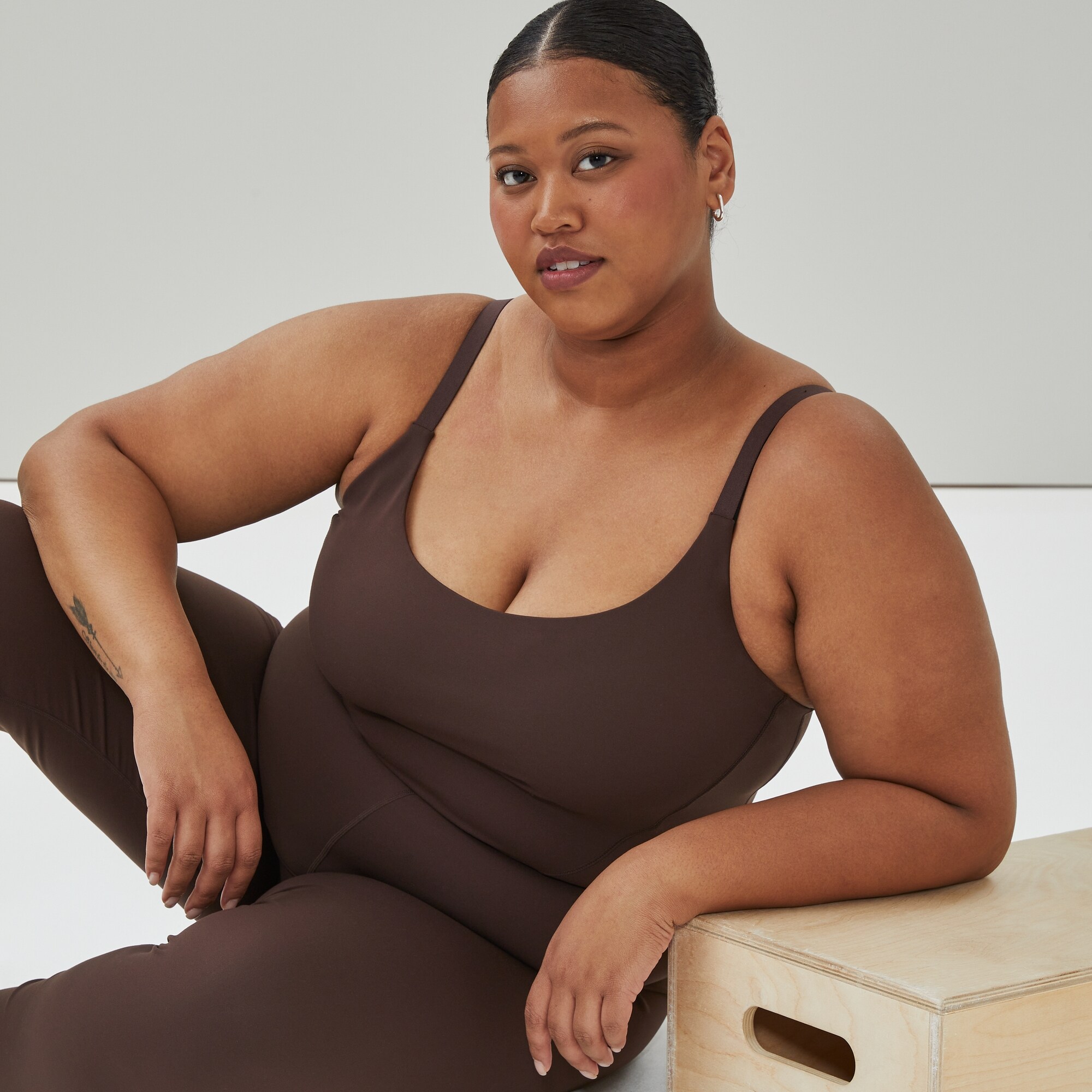Combinaison sculptante Alessia dans Brun Foncé Joe Fresh