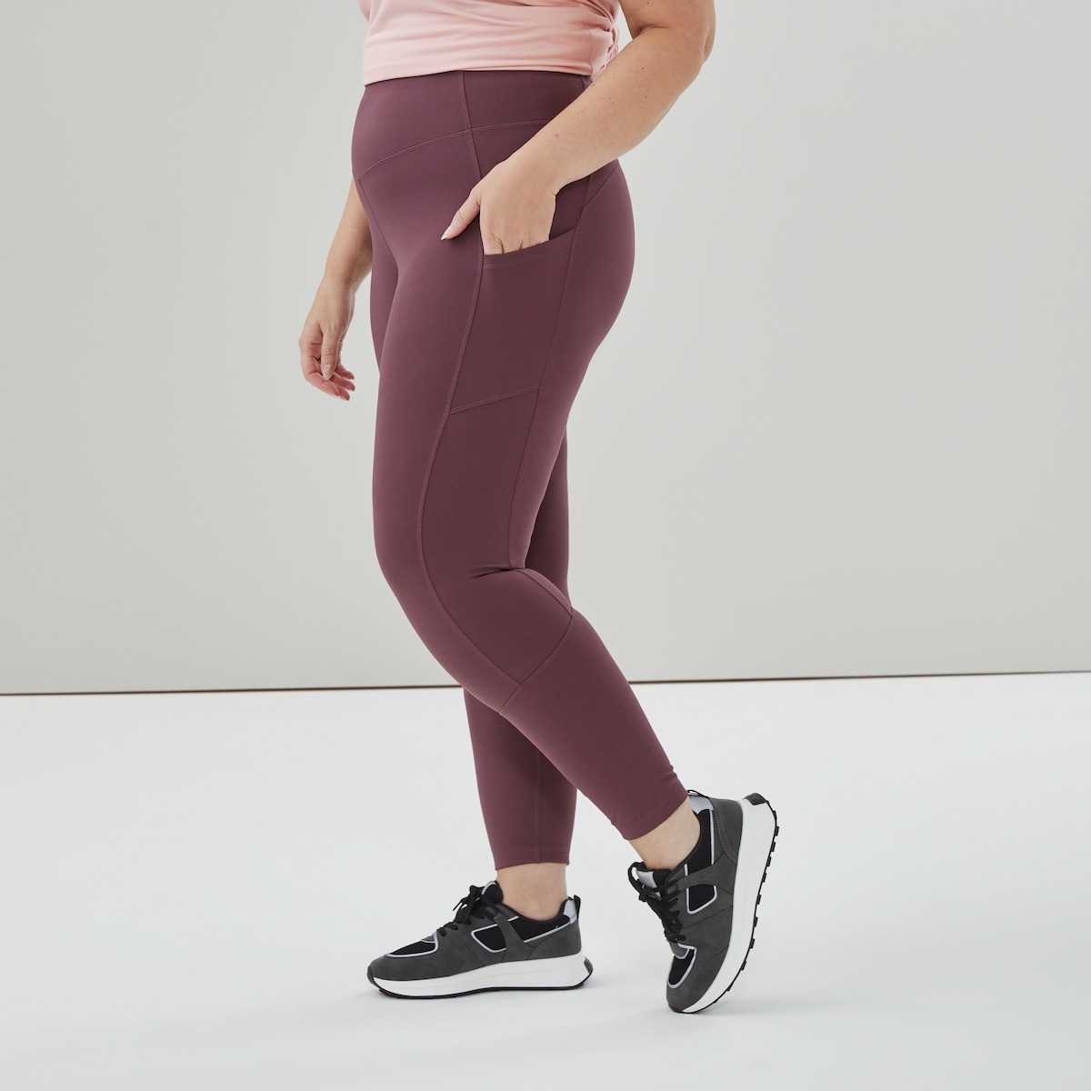 Women+ Active Momentum Cropped Legging