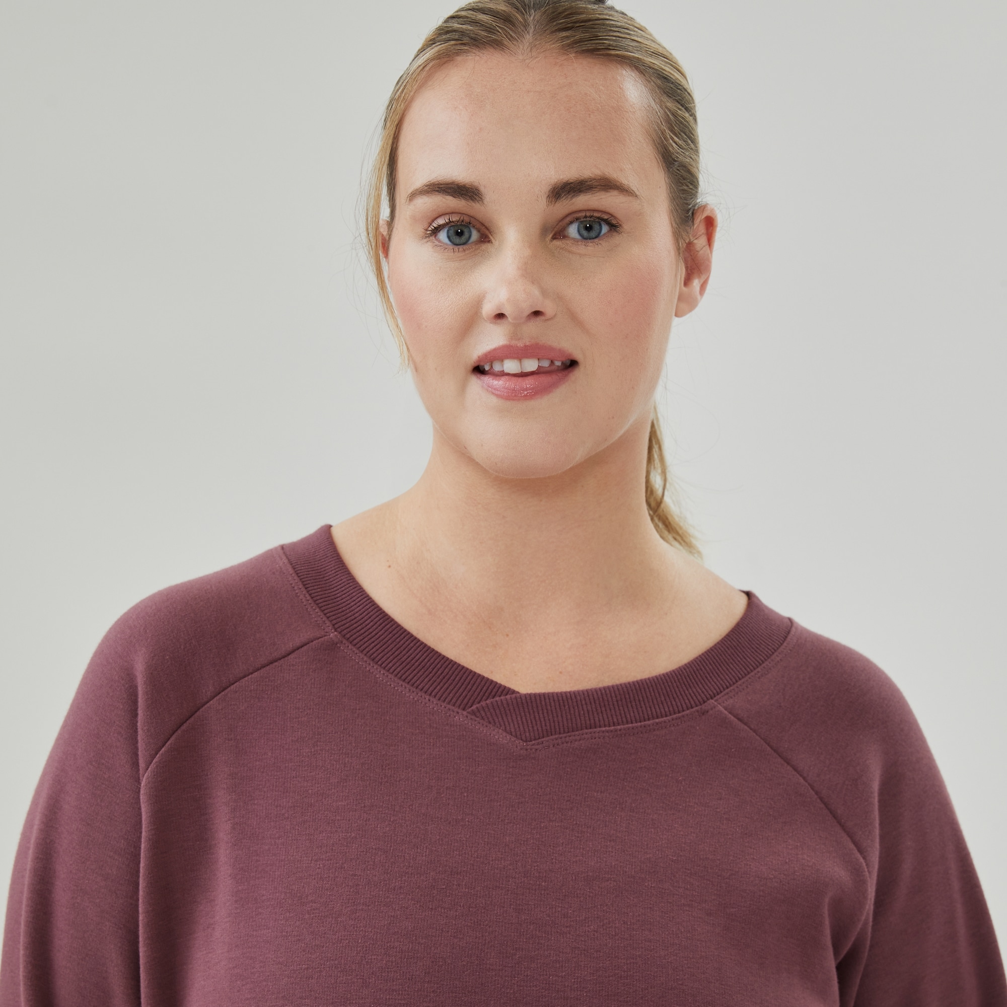 Women+ Active Fleece V-Neck Sweatshirt