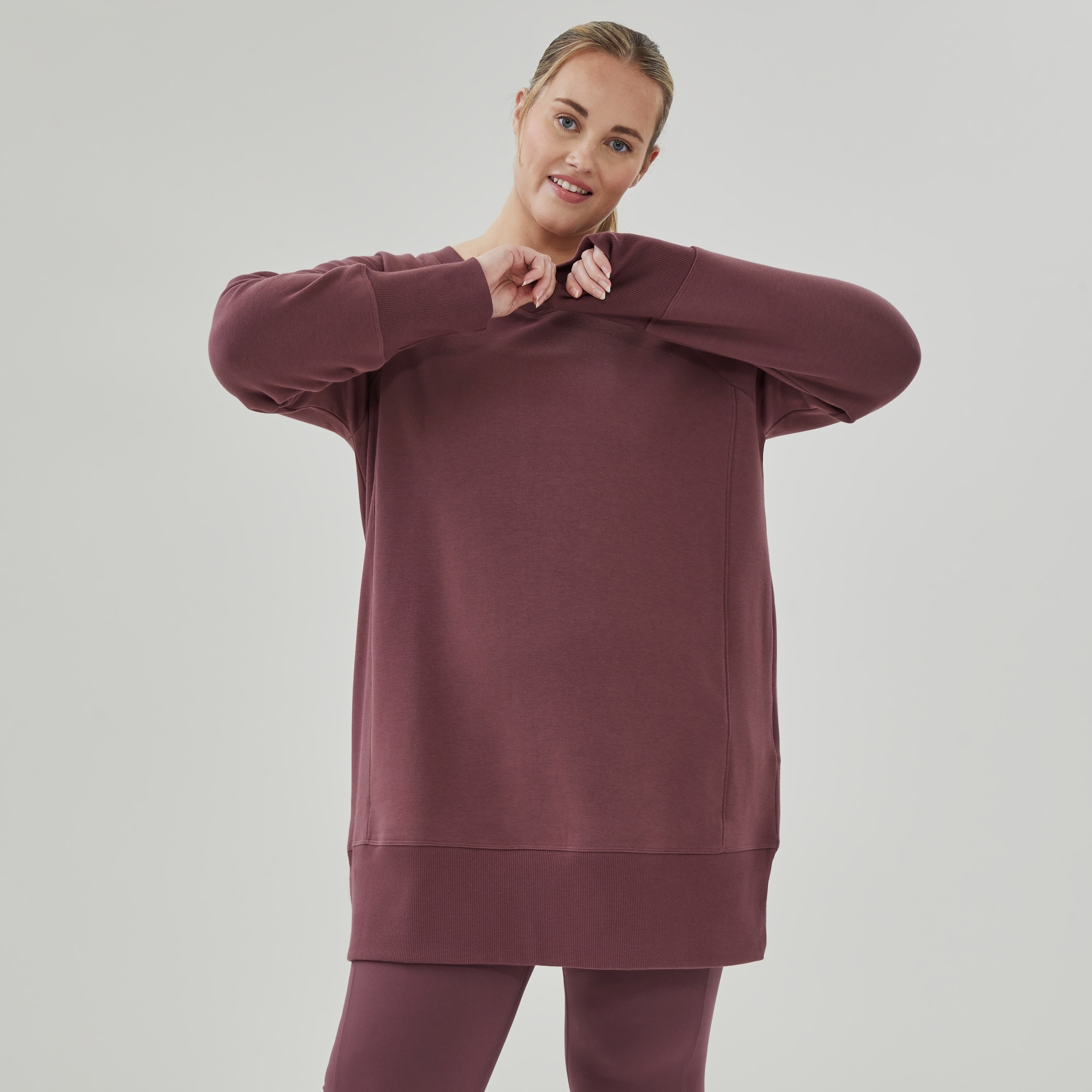 Chandail sport en molleton à col en V Femmes+