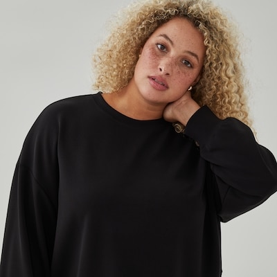 Women+ SoftWash Cropped Sweatshirt - Black