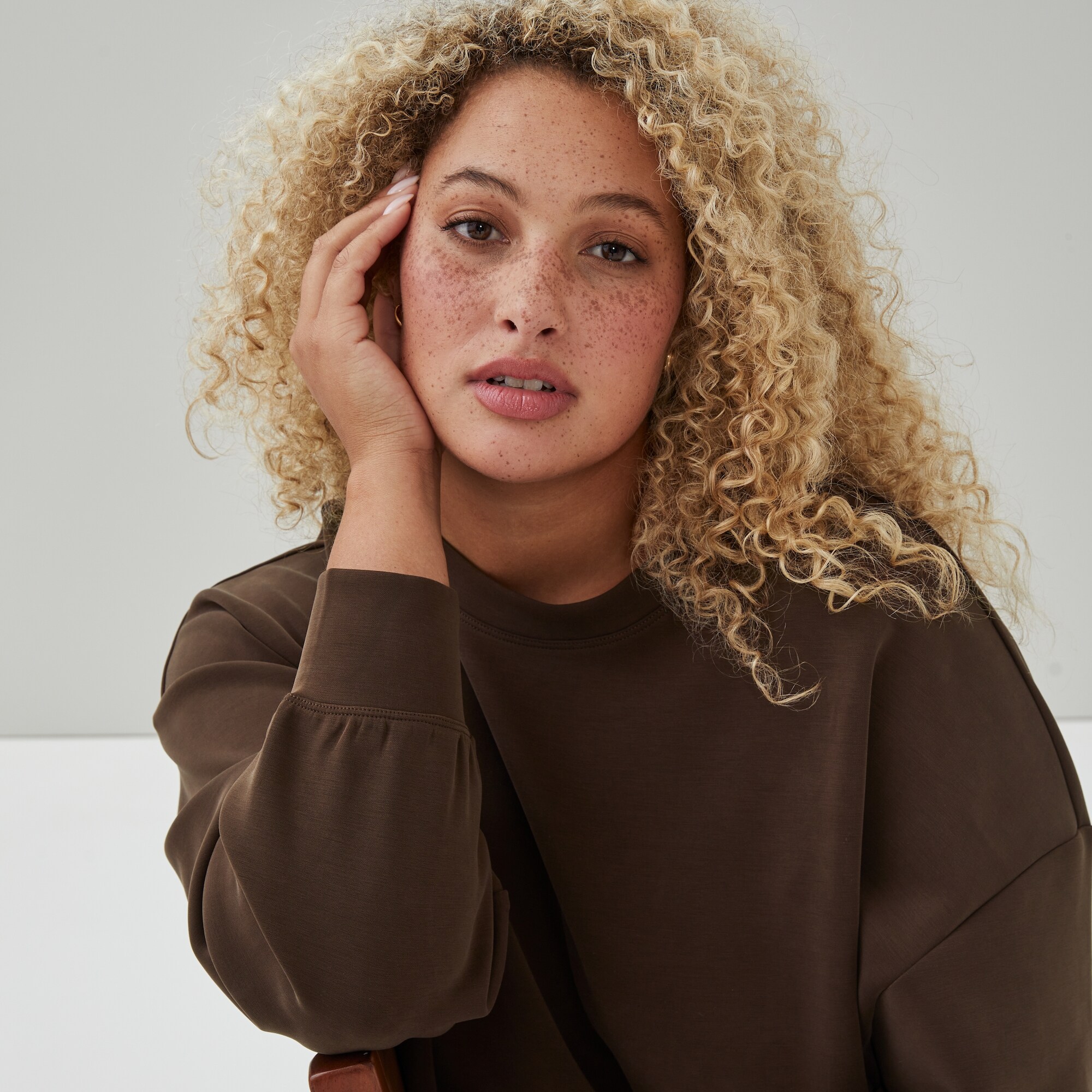 Women+ SoftWash Cropped Sweatshirt