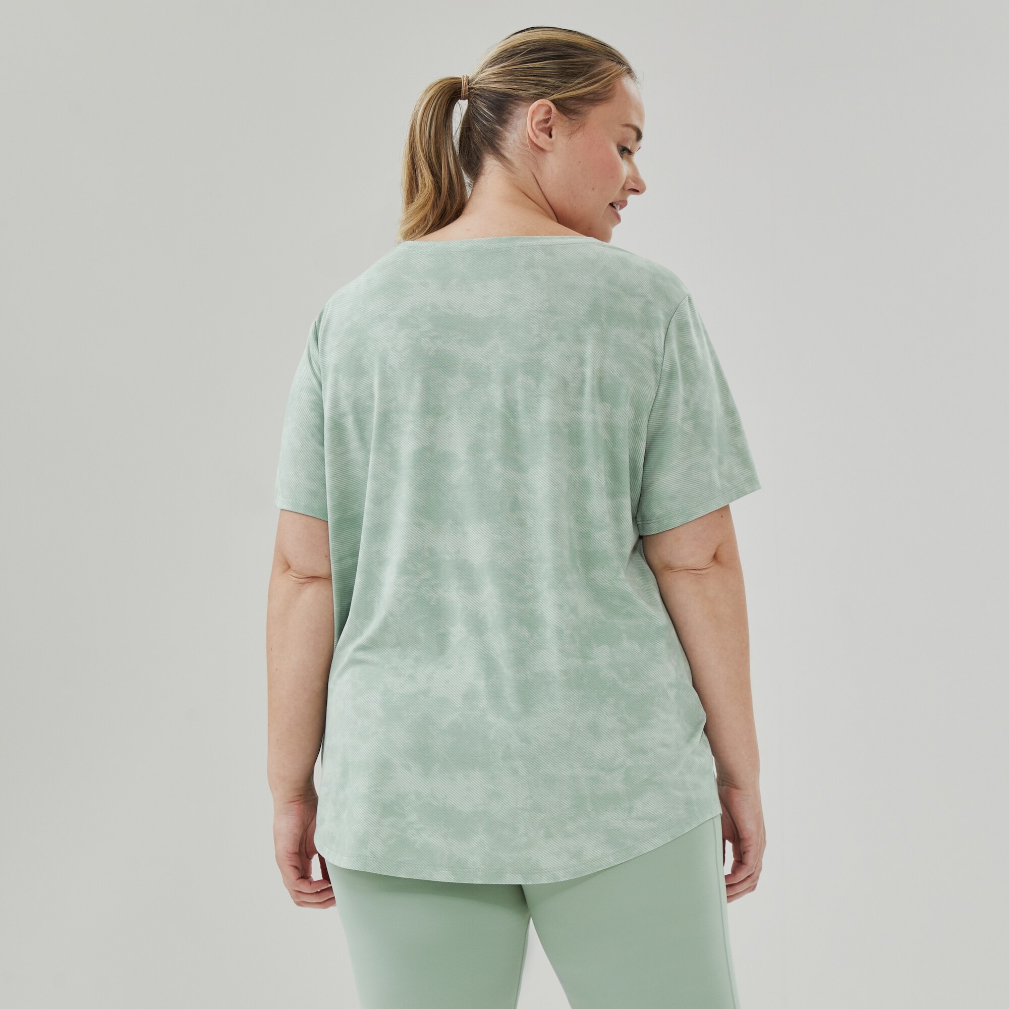 T-shirt sport à col rond Femmes+