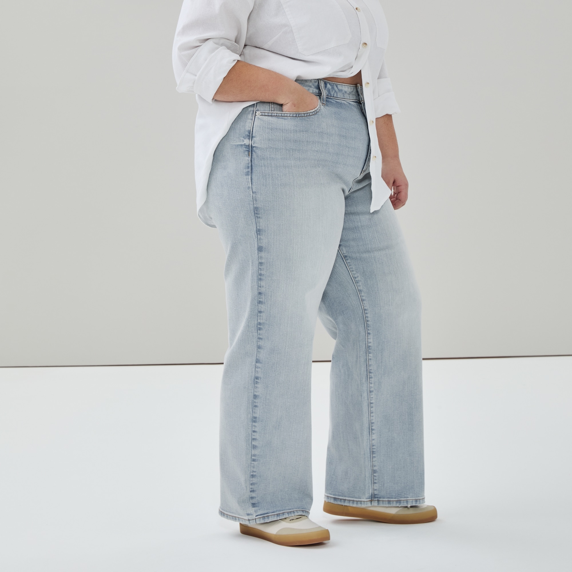 Jean à jambe large délavé clair Femmes+