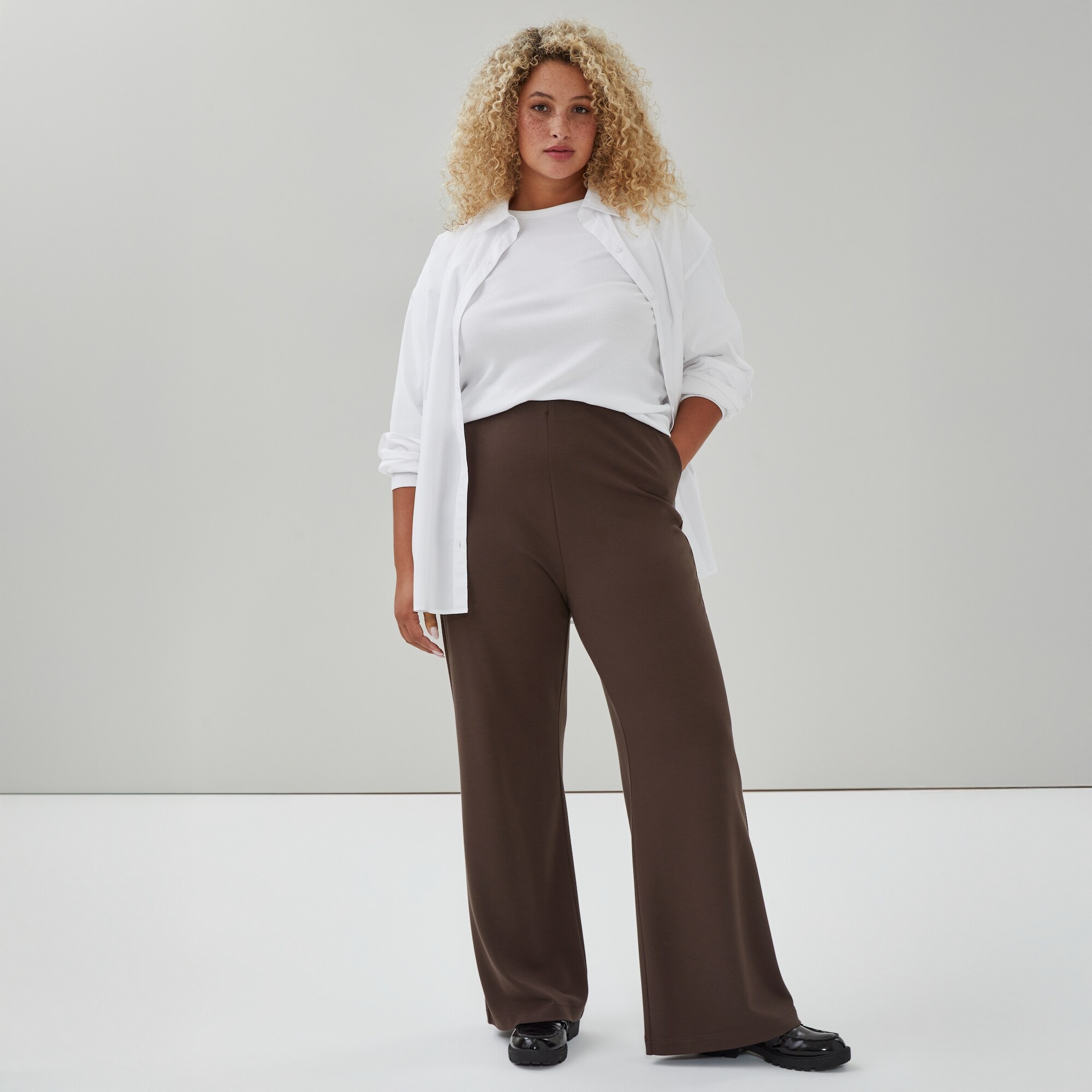 Pantalon à jambe large en point de Rome Femmes+