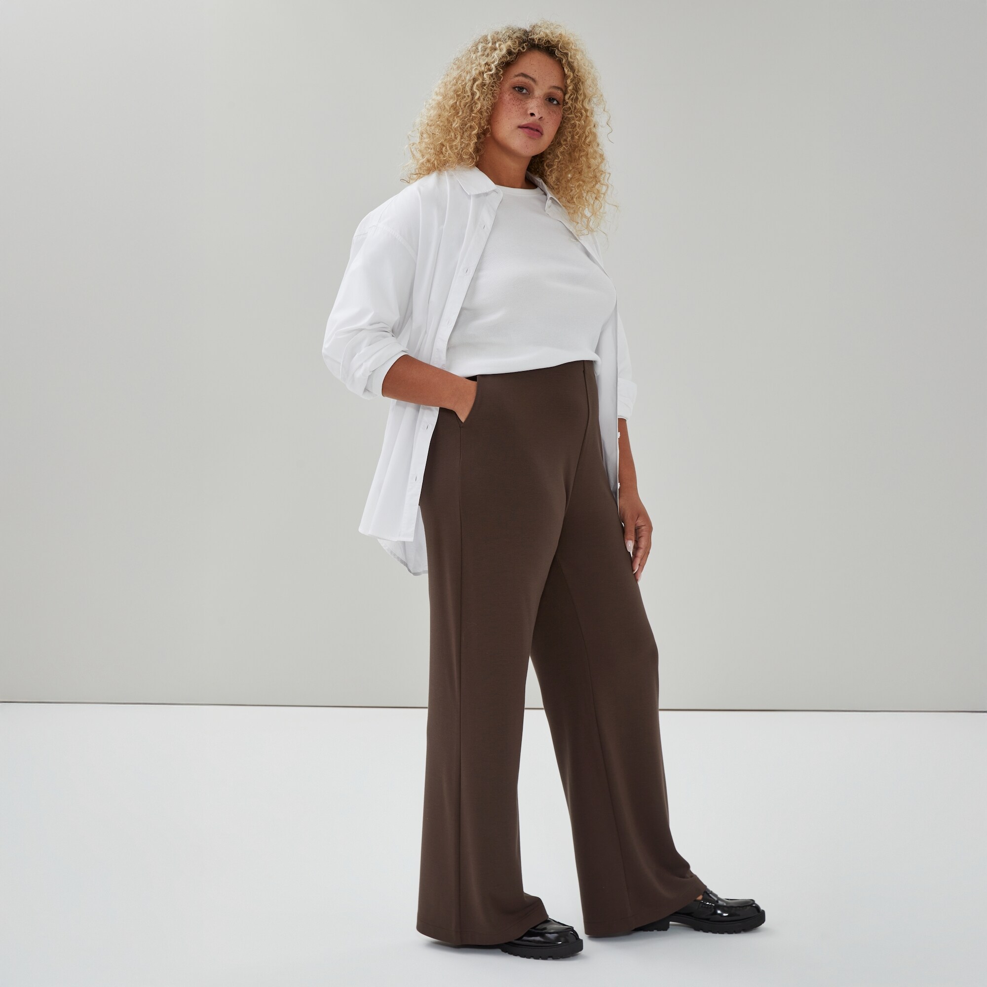 Pantalon à jambe large en point de Rome Femmes+