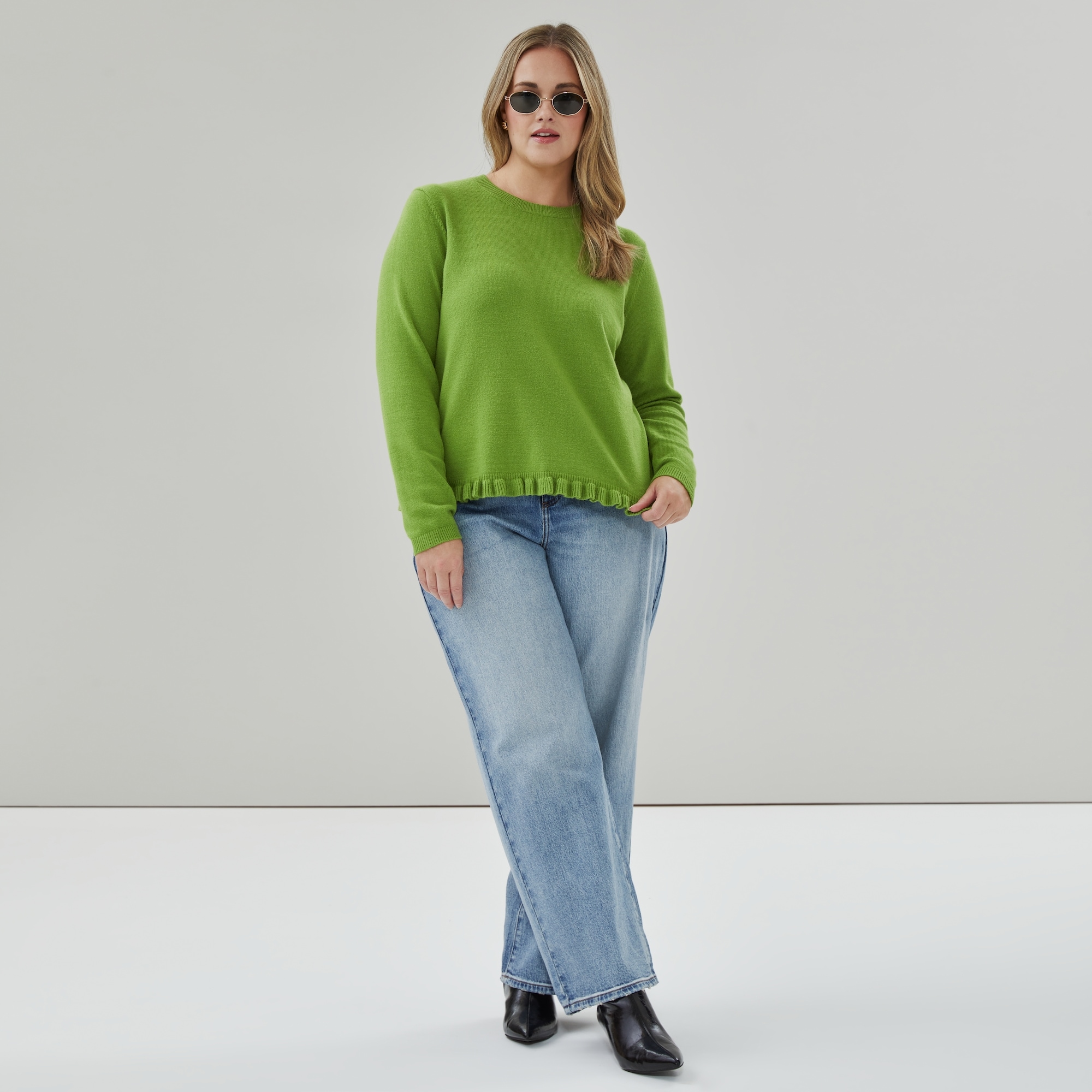 Chandail en tricot avec ourlet à volants Femmes+