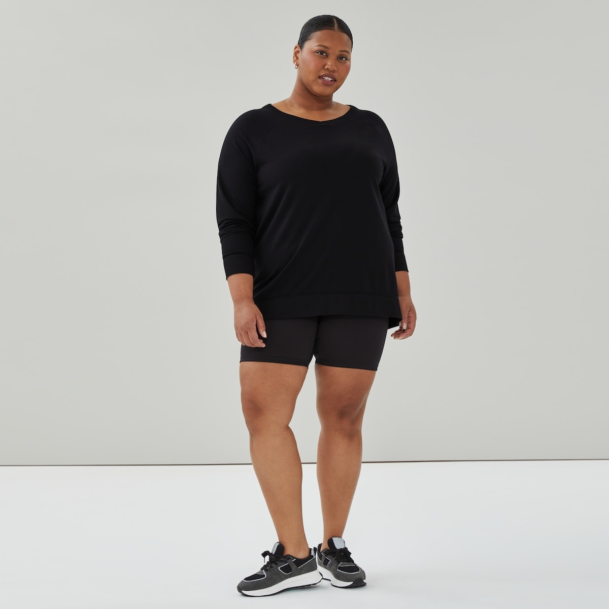 Chandail tissu microbouclette, dble col V, femmes+ - Noir