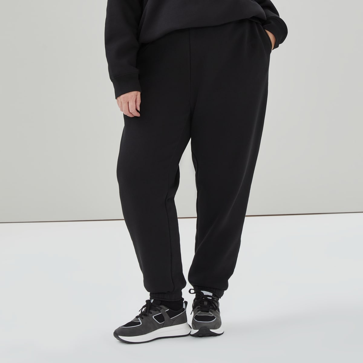 Women+ CozyFleece Relaxed Sweatpants