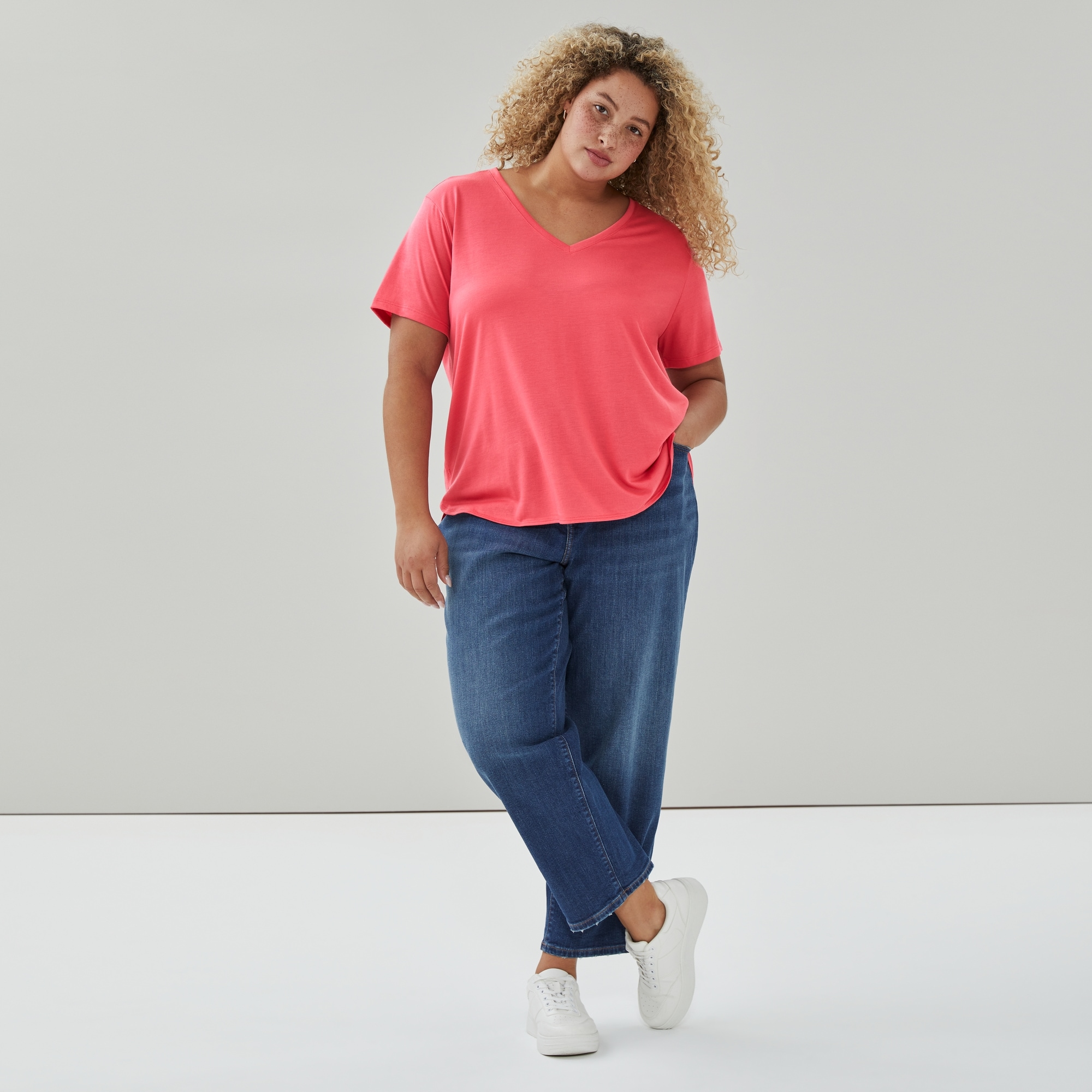 T-shirt à col en&nbsp;V Femmes+