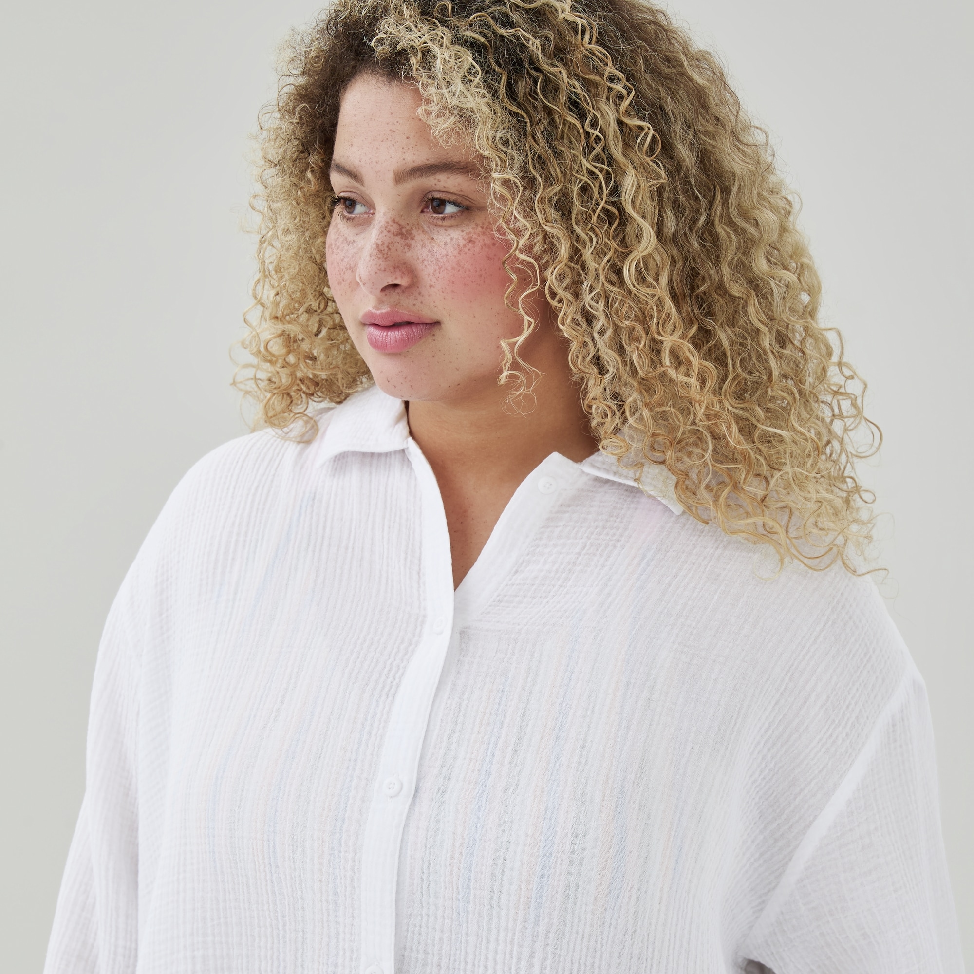 Women+ Crinkle Gauze Button-Up Tunic in White from Joe Fresh