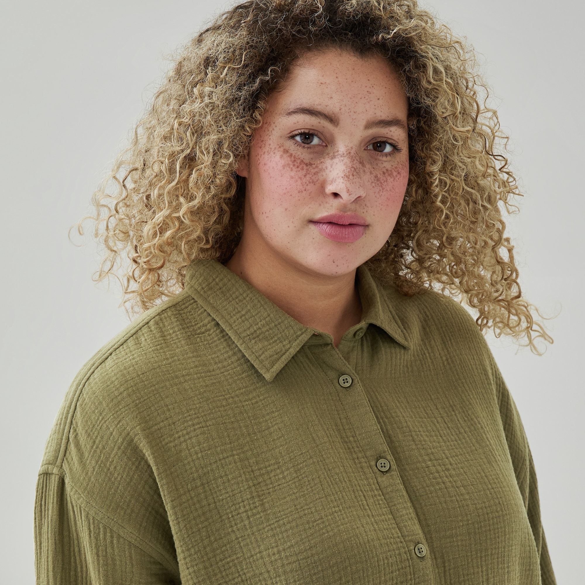 Women+ Oversized Crinkle Gauze Button-Up Shirt in Olive from Joe Fresh