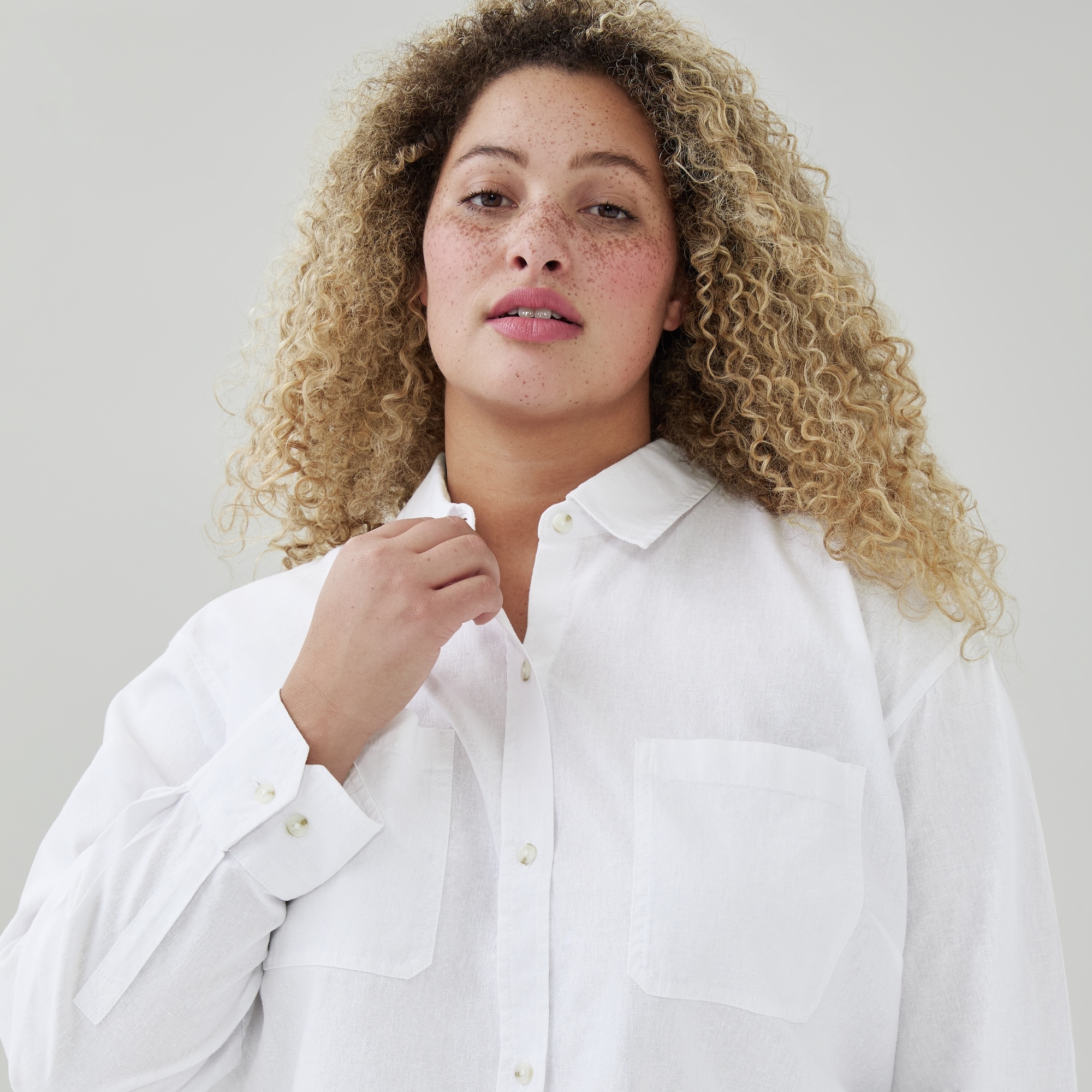 Chemise courte manches longues lin coton Femmes+ in Blanc pur from