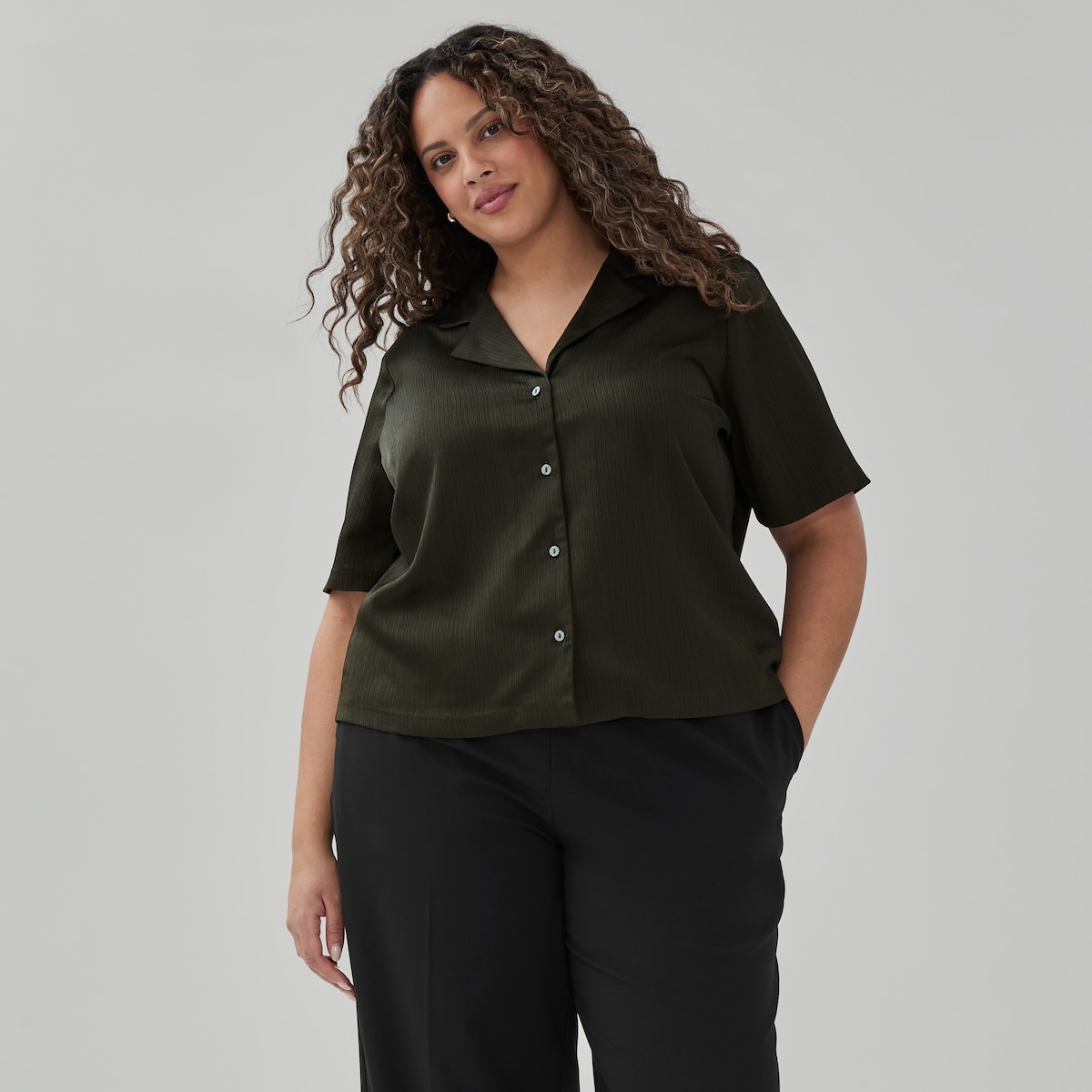 Women+ Plisse Satin Camp Shirt - Dark Khaki Brown