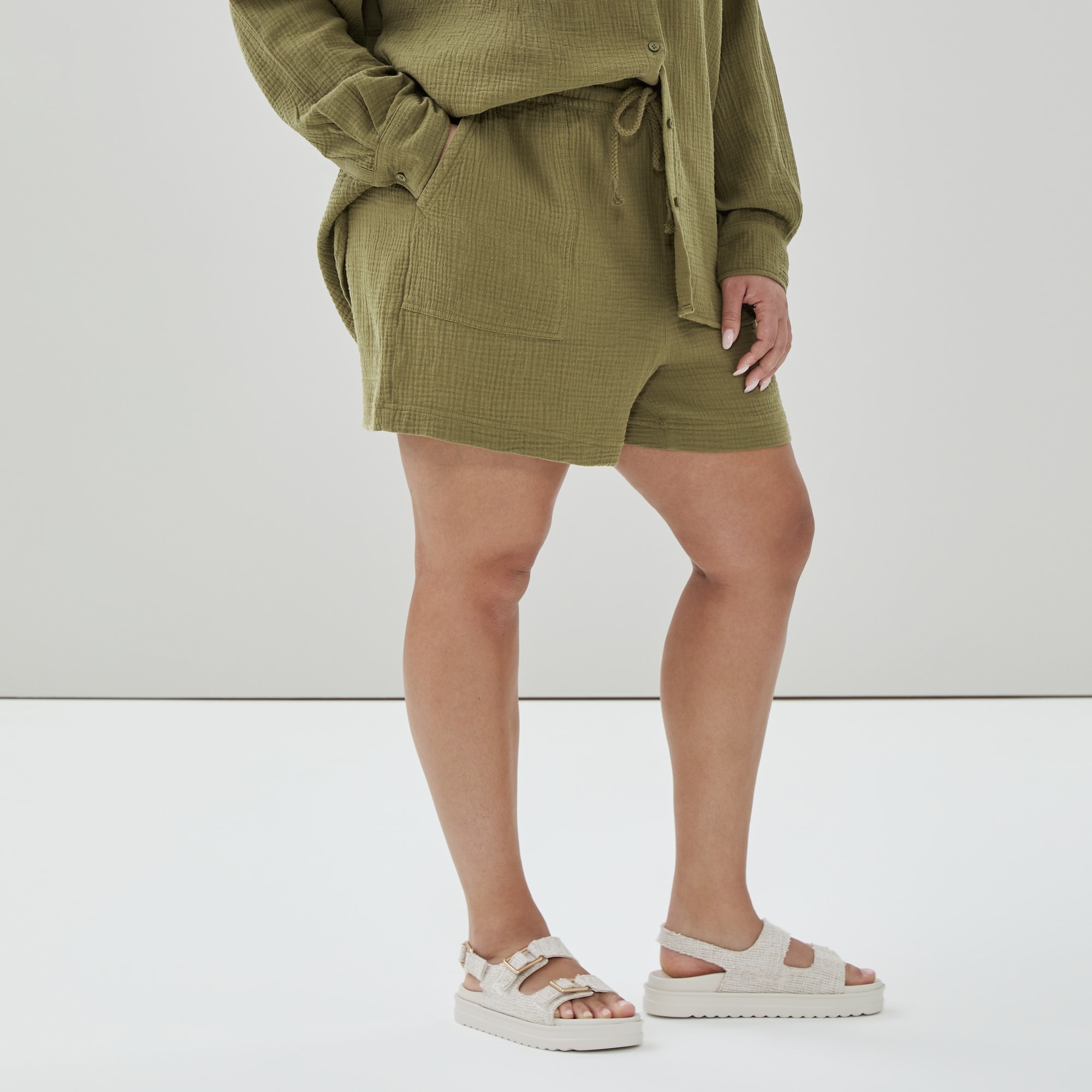 Women+ Crinkle Gauze Pull-On Short in Olive from Joe Fresh