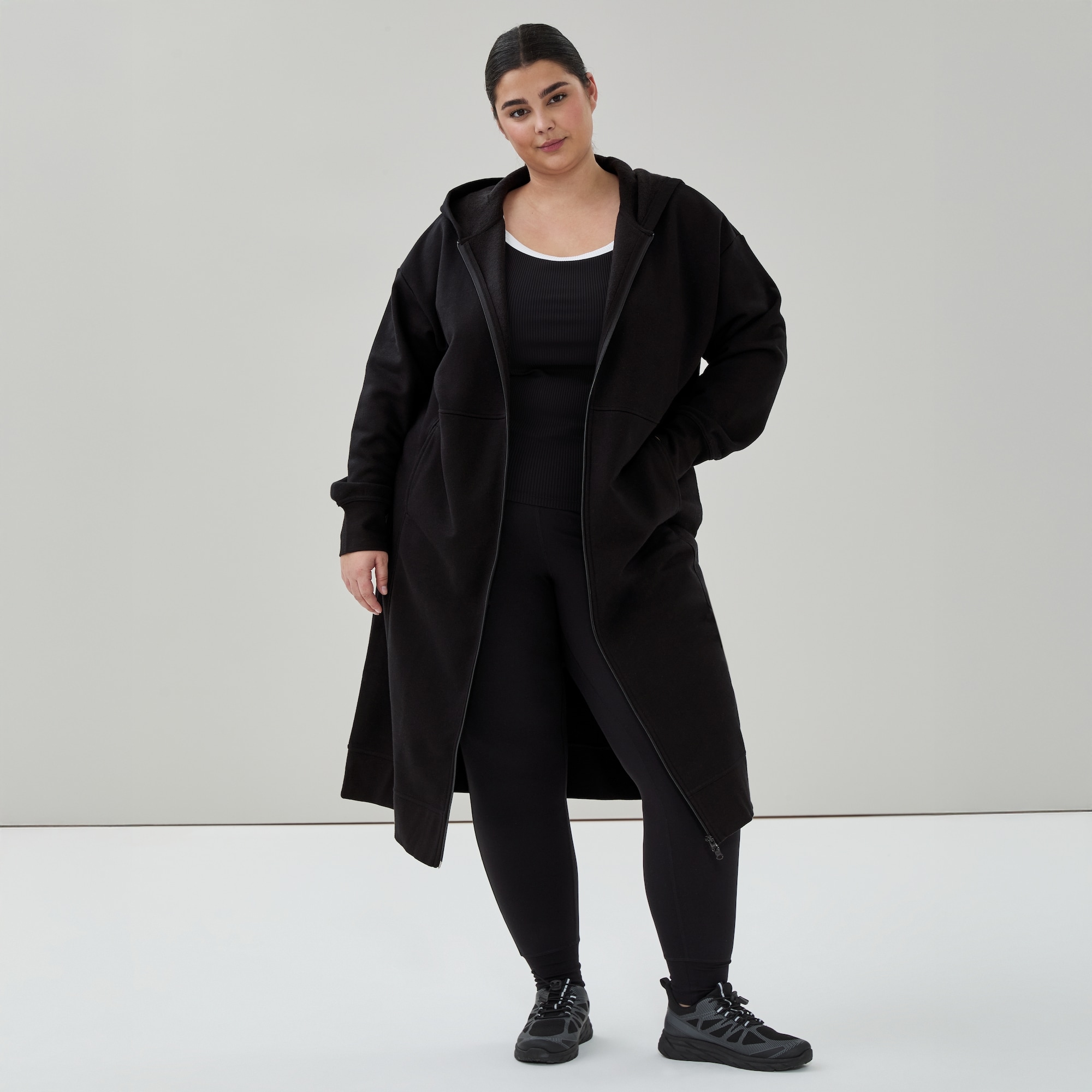 Veste longue à capuchon MolletonConfo Femmes+ in Noir from Joe Fresh