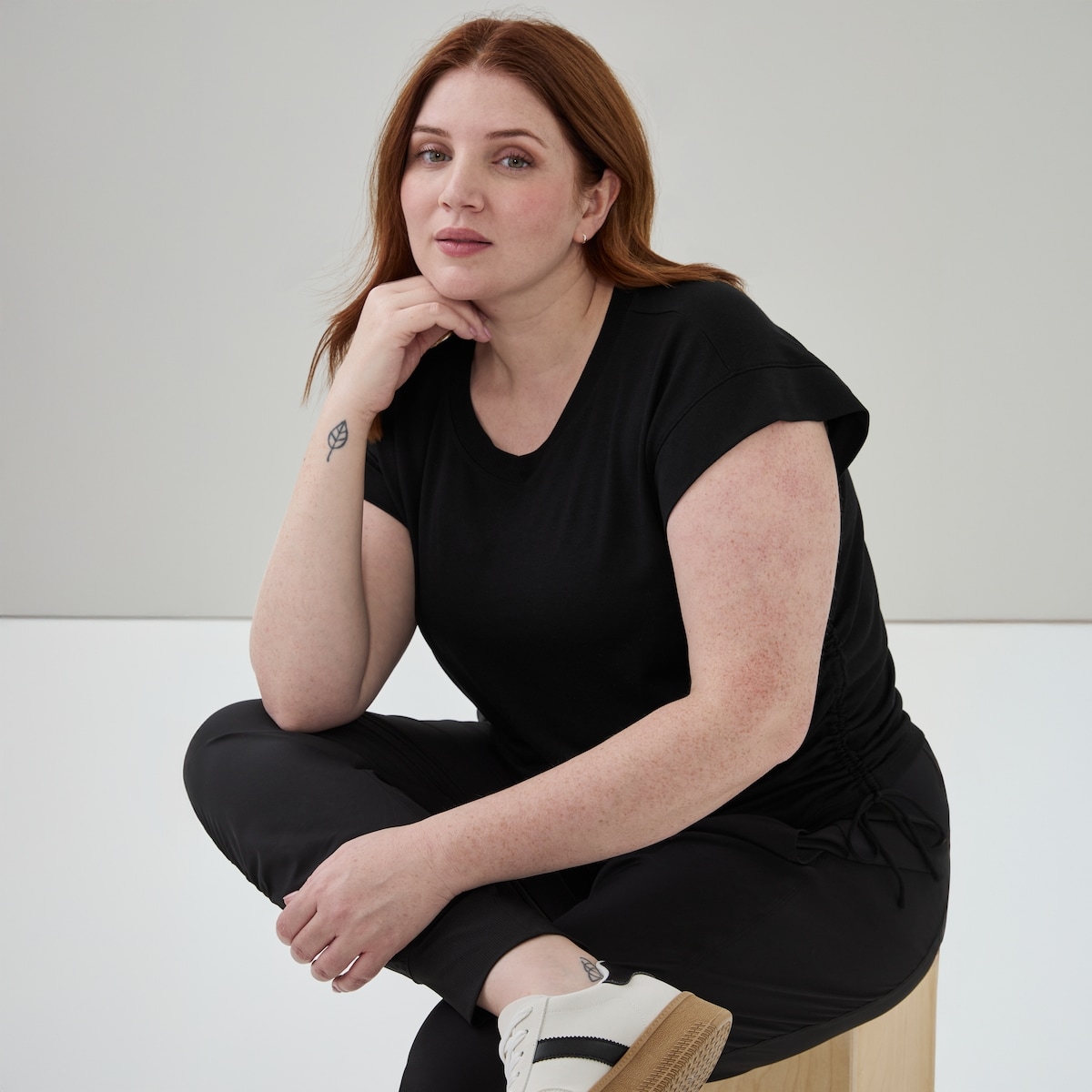 T-shirt court en micro-ratine boucle Femmes+ - Noir