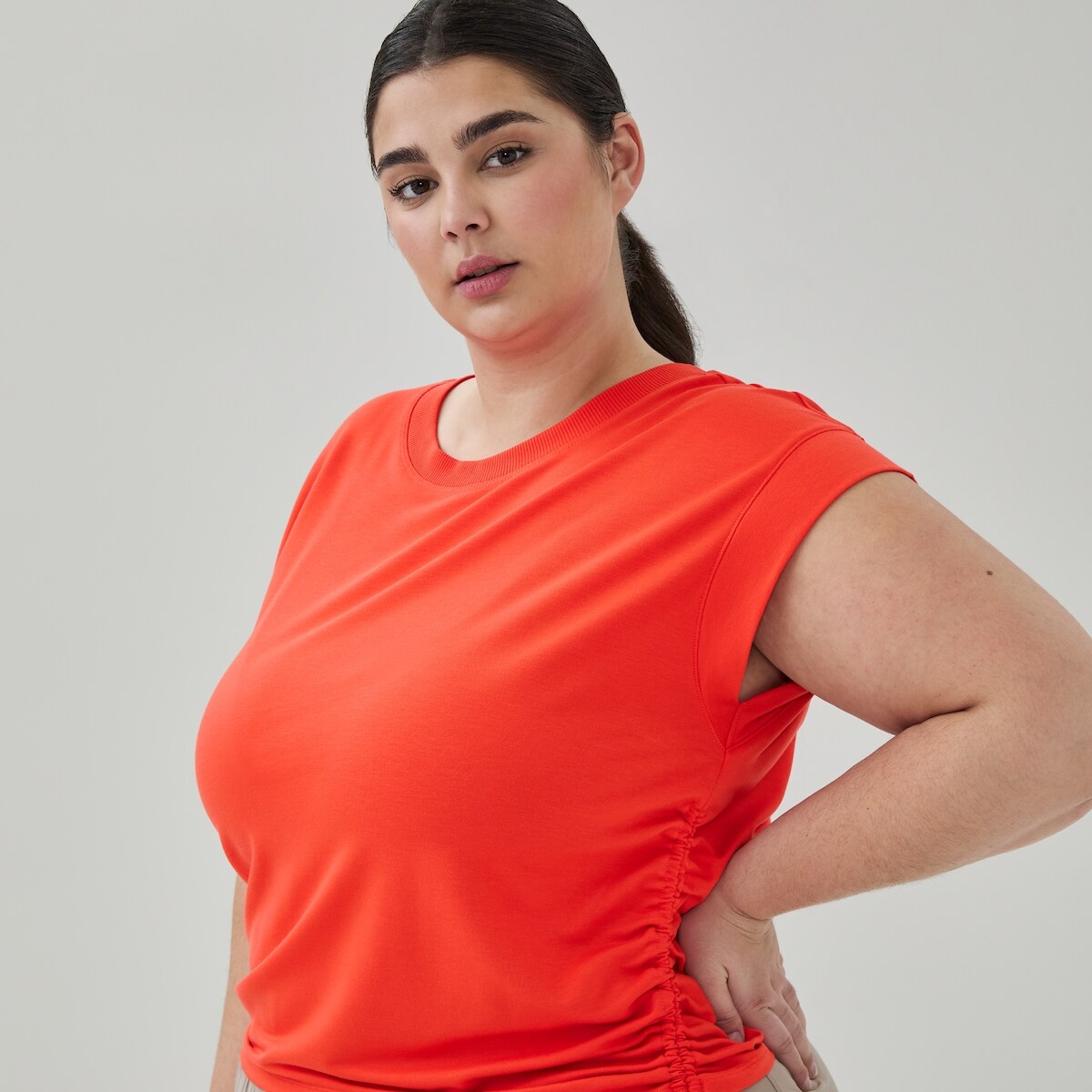 T-shirt court en micro-ratine boucle Femmes+ - Rouge Vif