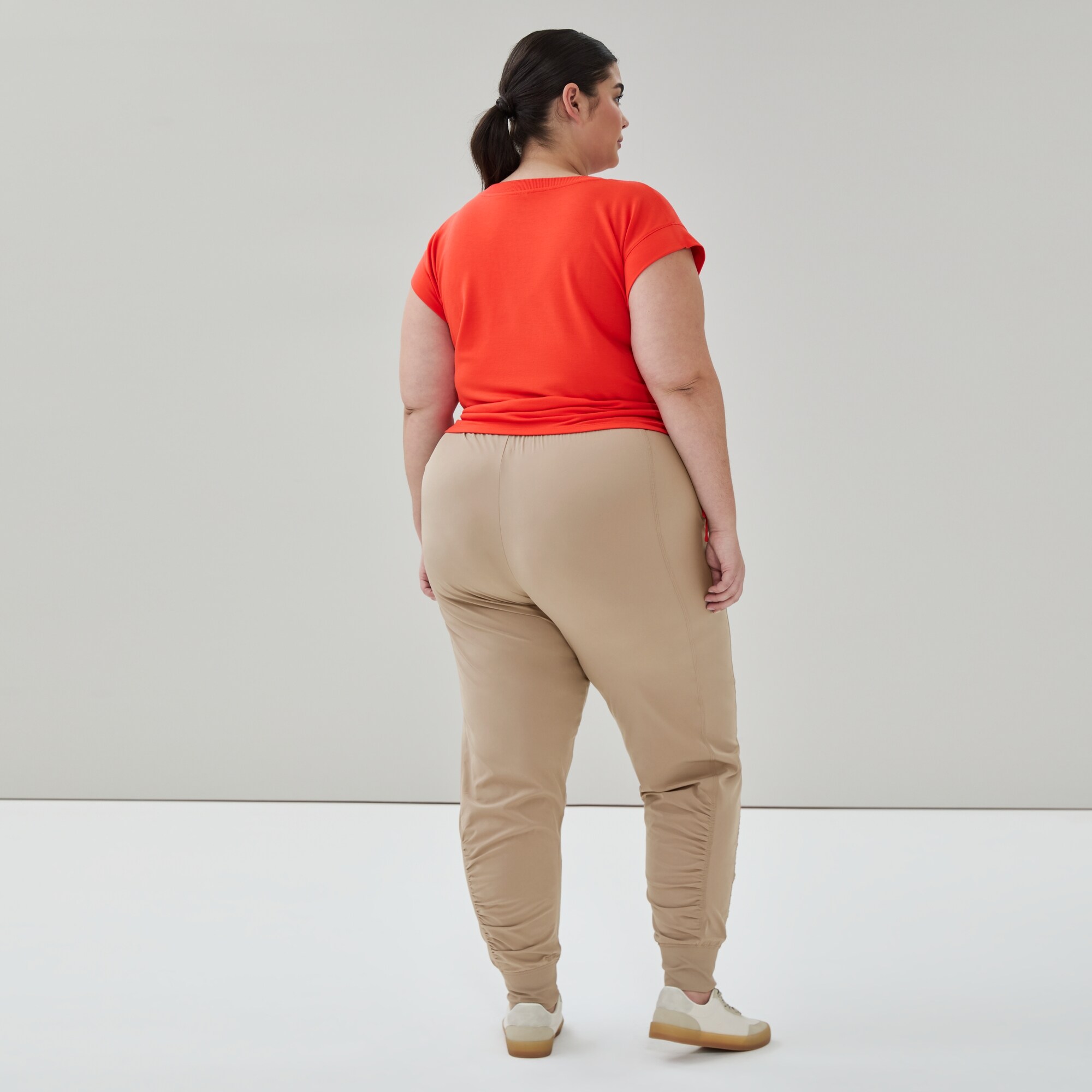 T-shirt court en micro-ratine bouclée Femmes+