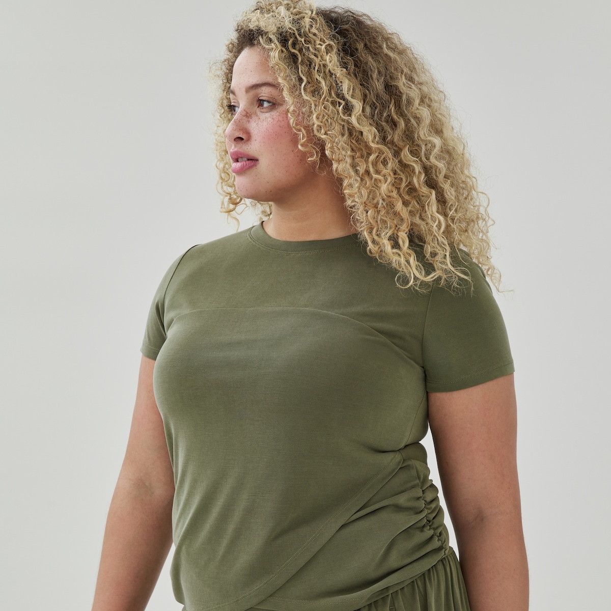 Women+ Lightweight Sandwash T-Shirt - Dark Olive