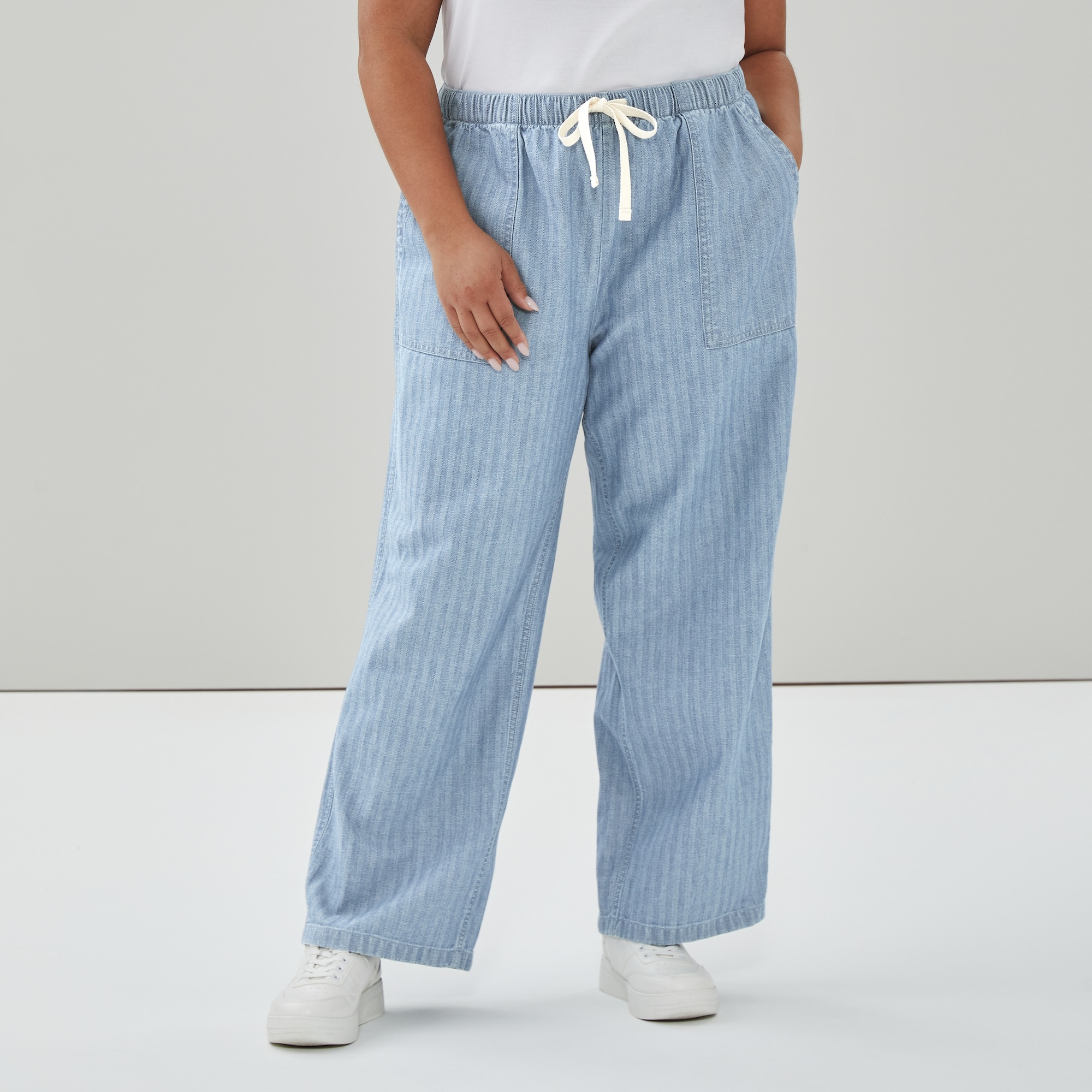 Women+ Light Wash Pull-On Utility Pant in Light Wash from Joe Fresh