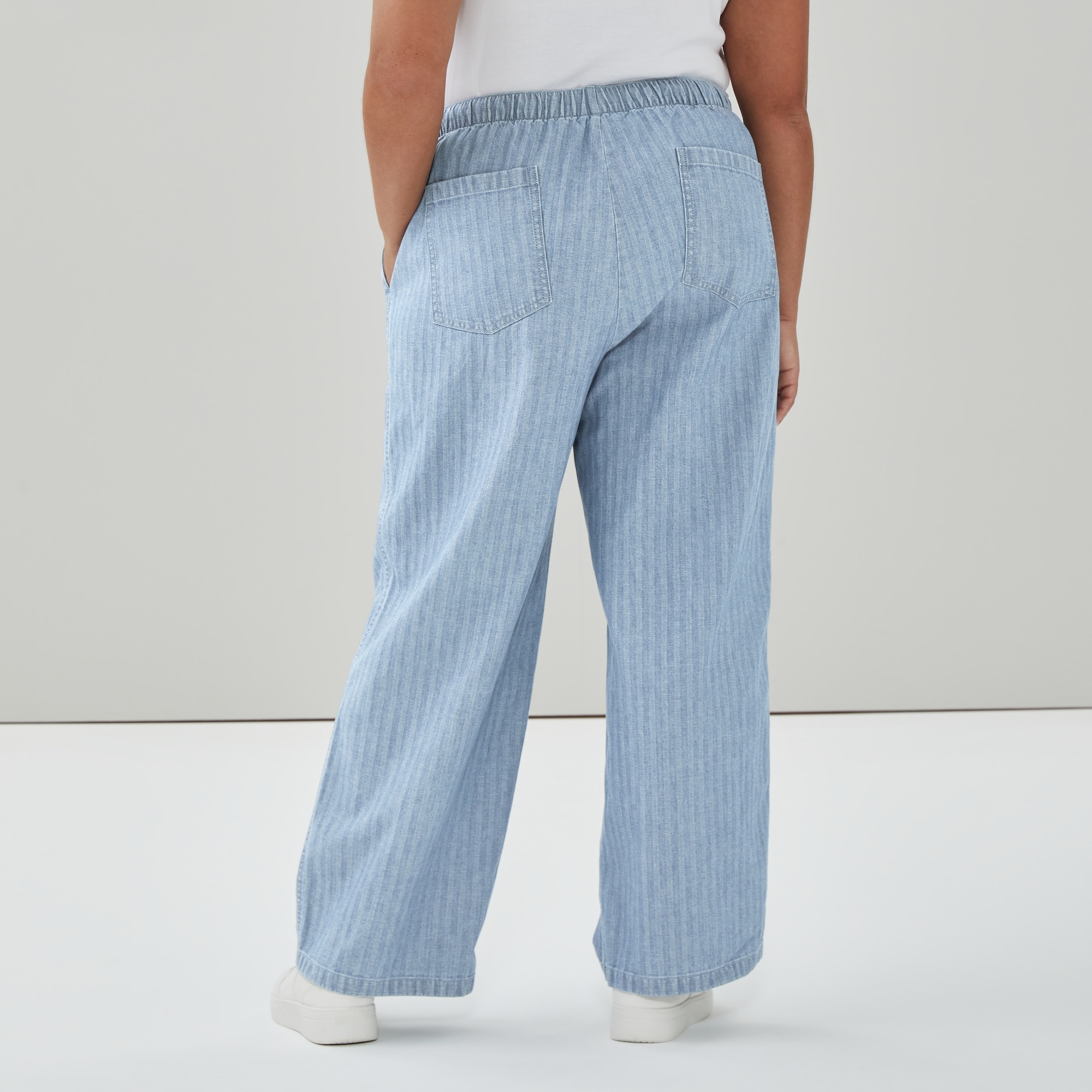 Women+ Light Wash Pull-On Utility Pant