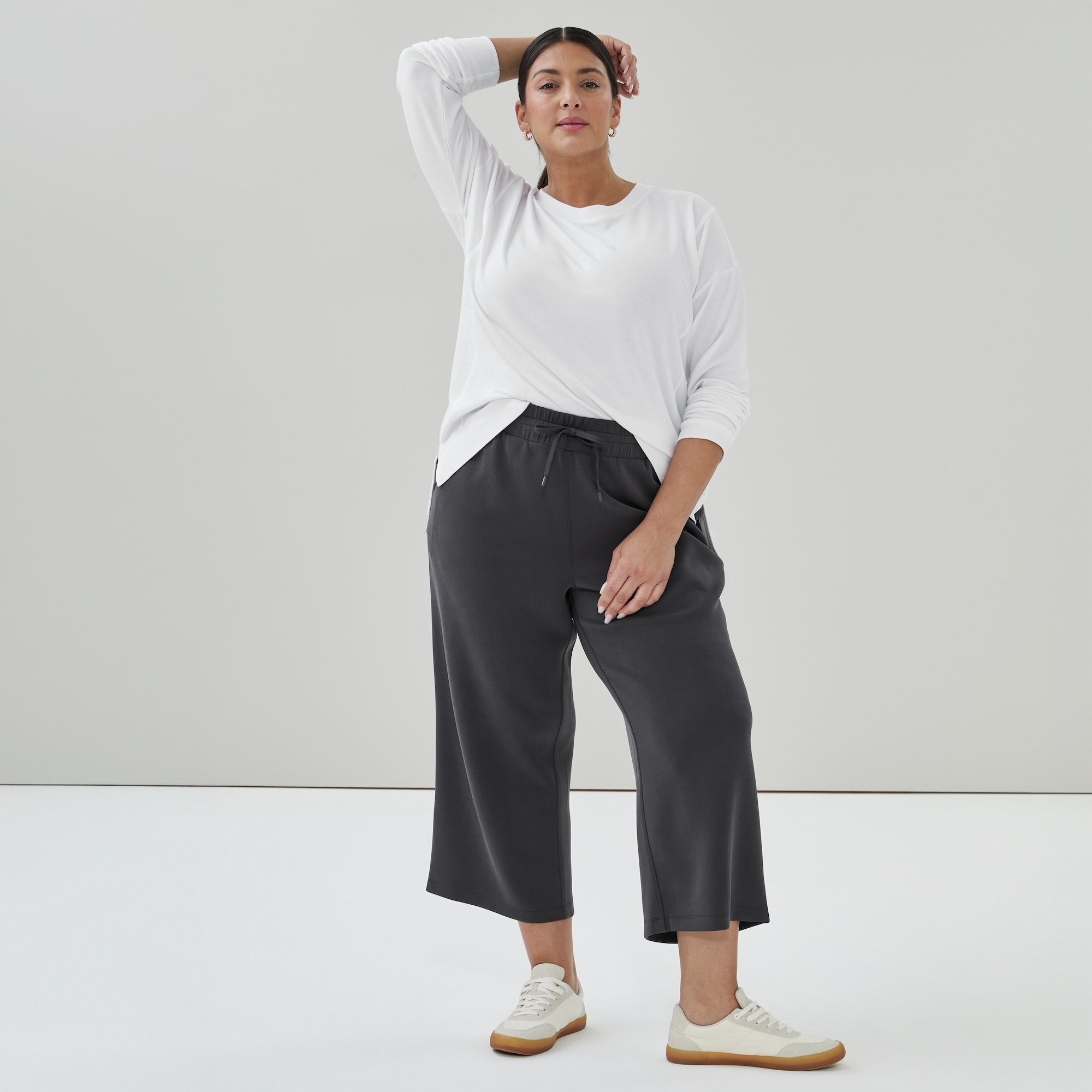 レディースウェア WS DOBBY SUCKER CROPPED PANTS Women+ Active Sandwash Cropped Pant in Dark Grey from Joe Fresh