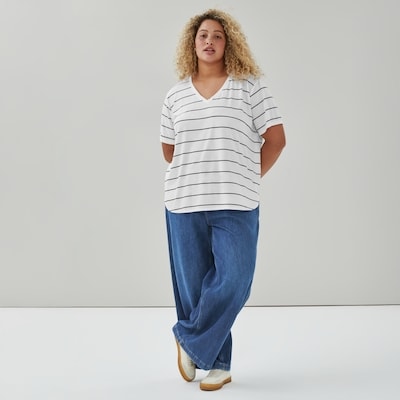 Joe Fresh Women+ Striped V-Neck T-Shirt 1 ea, $16.00/1ea