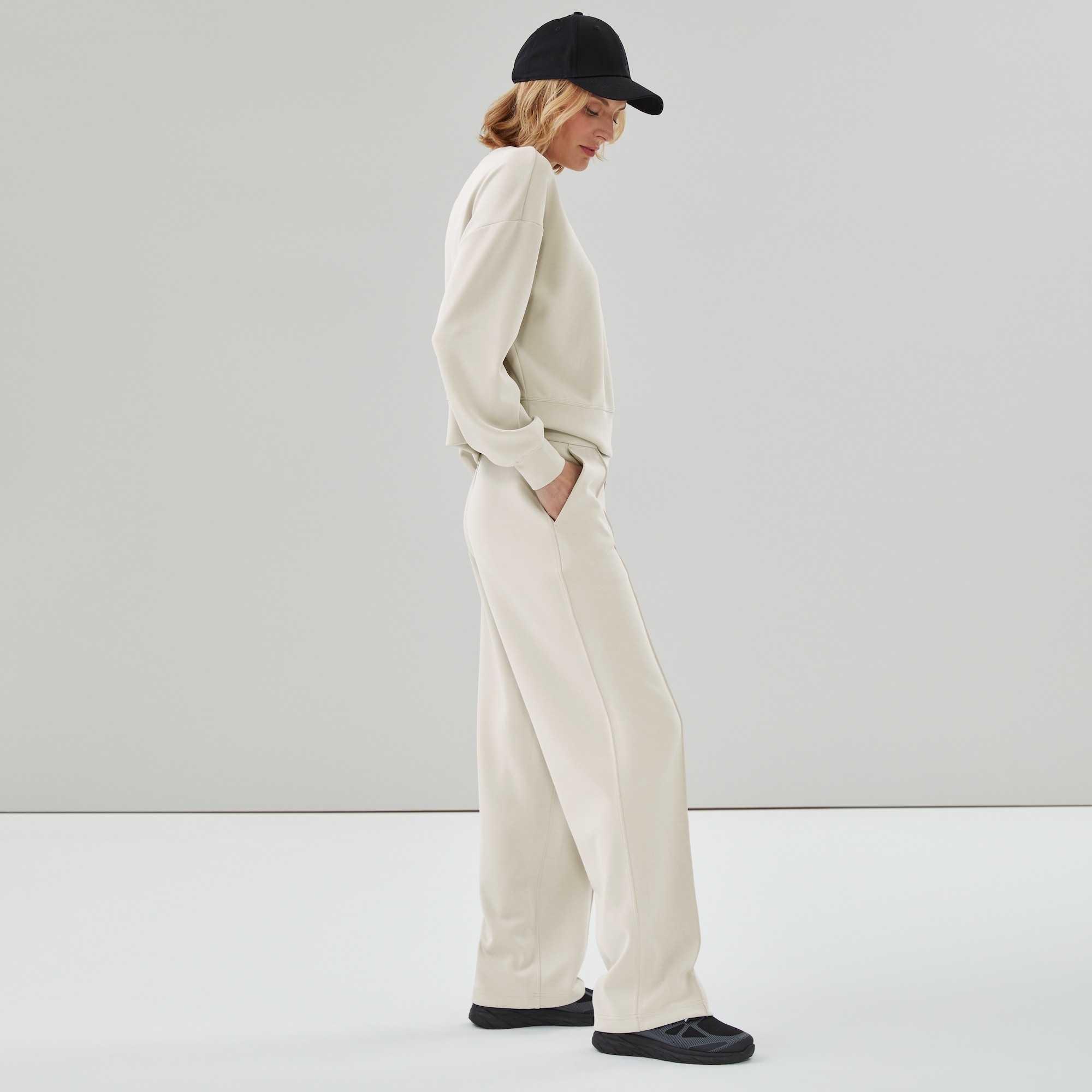 Pantalon en molleton FiniDoux à plis nervurés