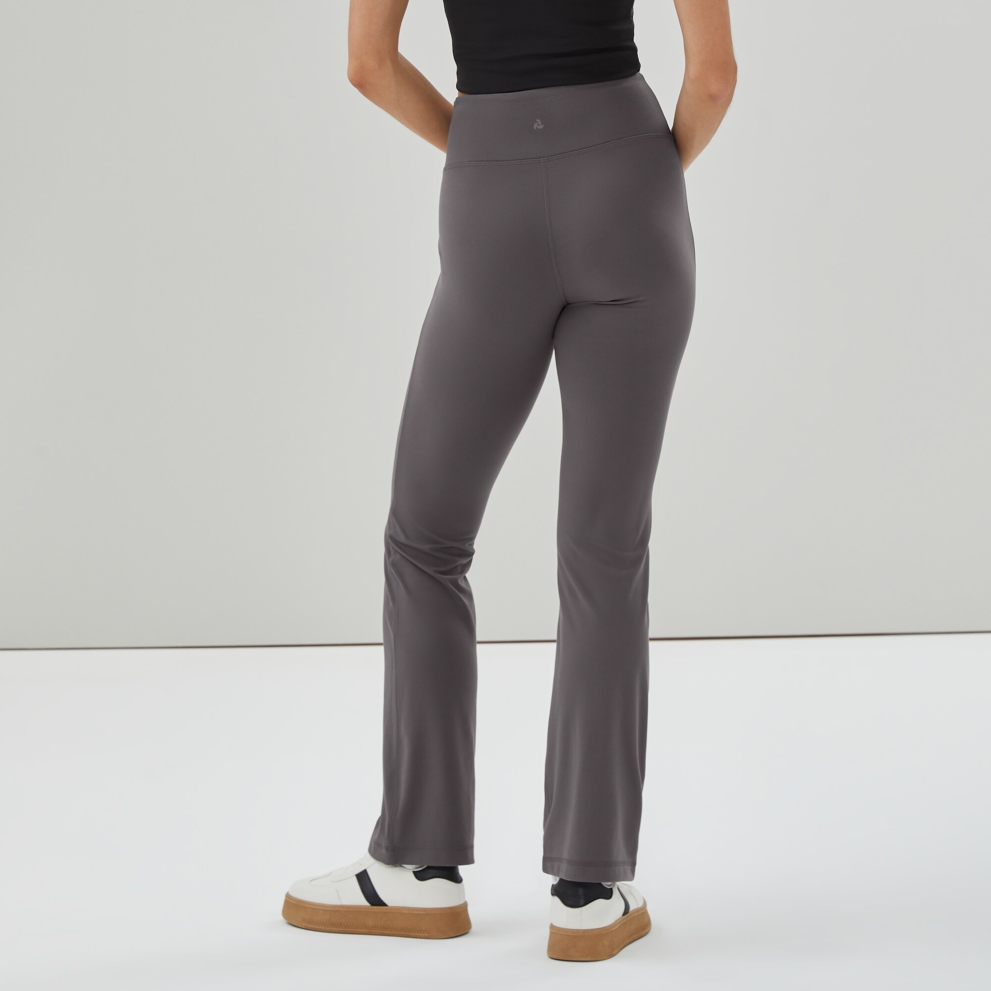 Pantalon sport équilibre à jambe droite