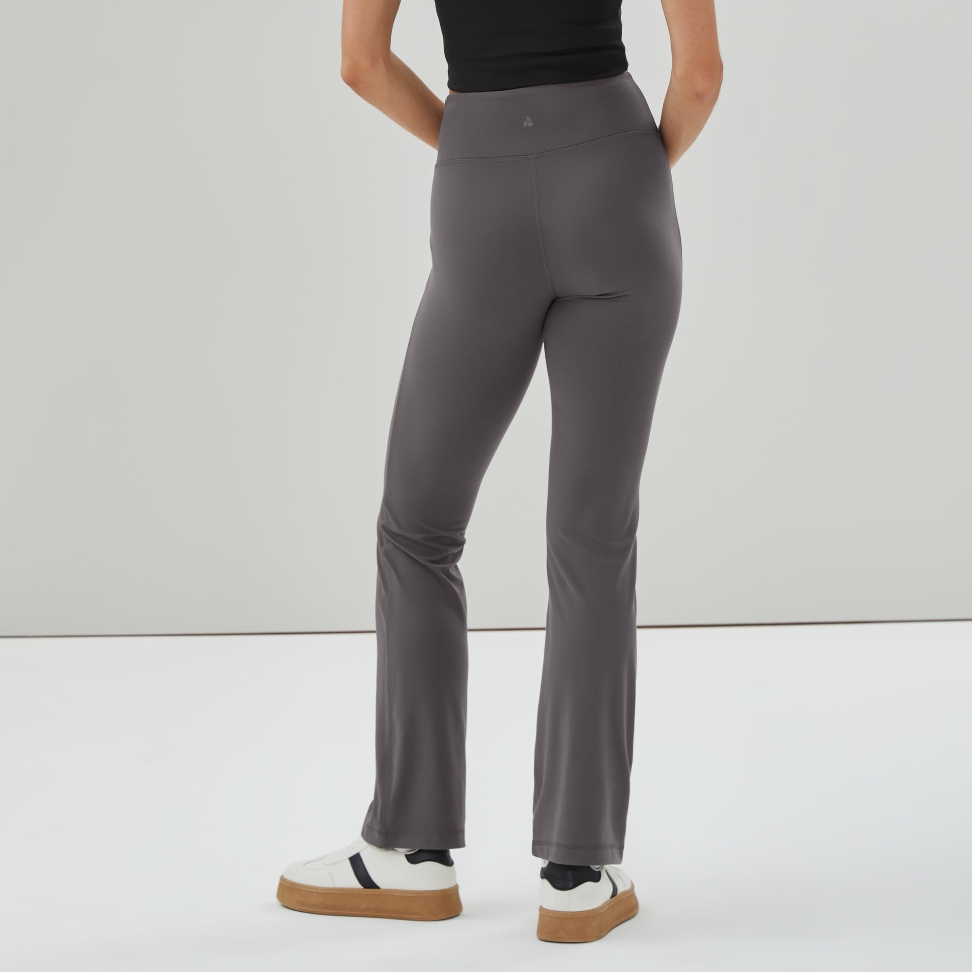 Pantalon sport équilibre à jambe droite
