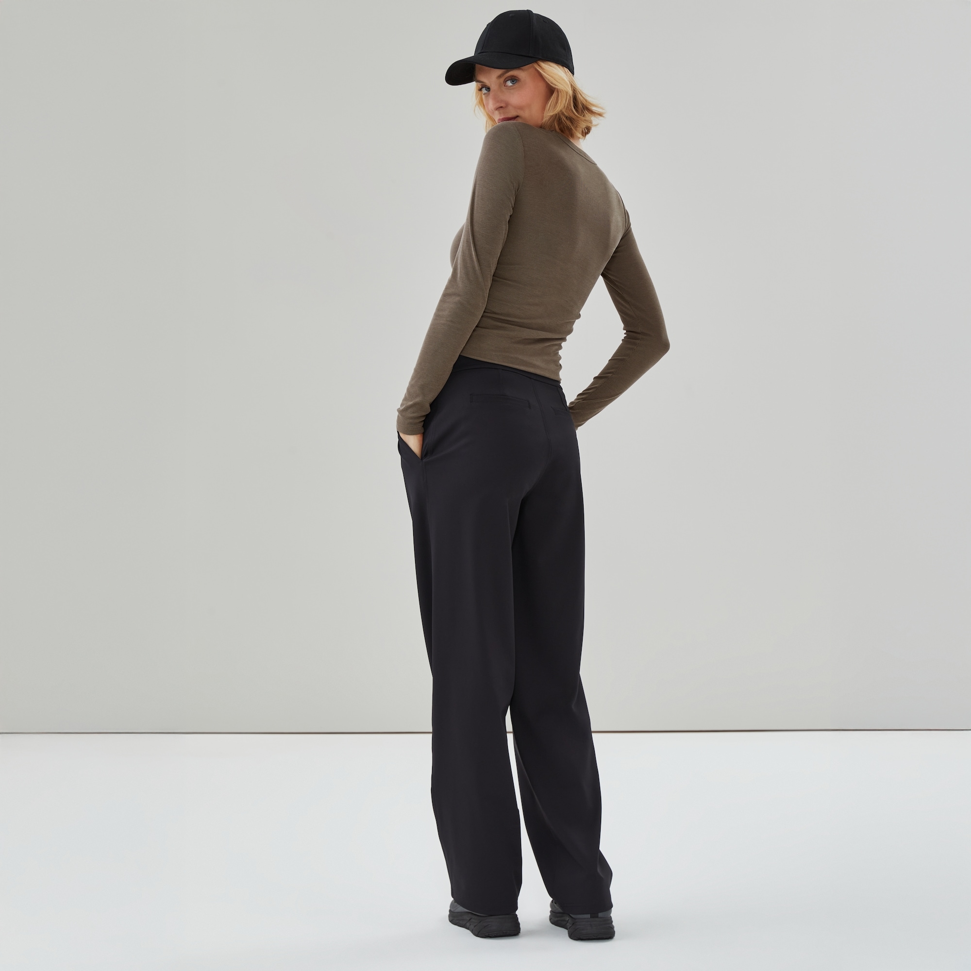 On-the-Go Wide Leg Pant
