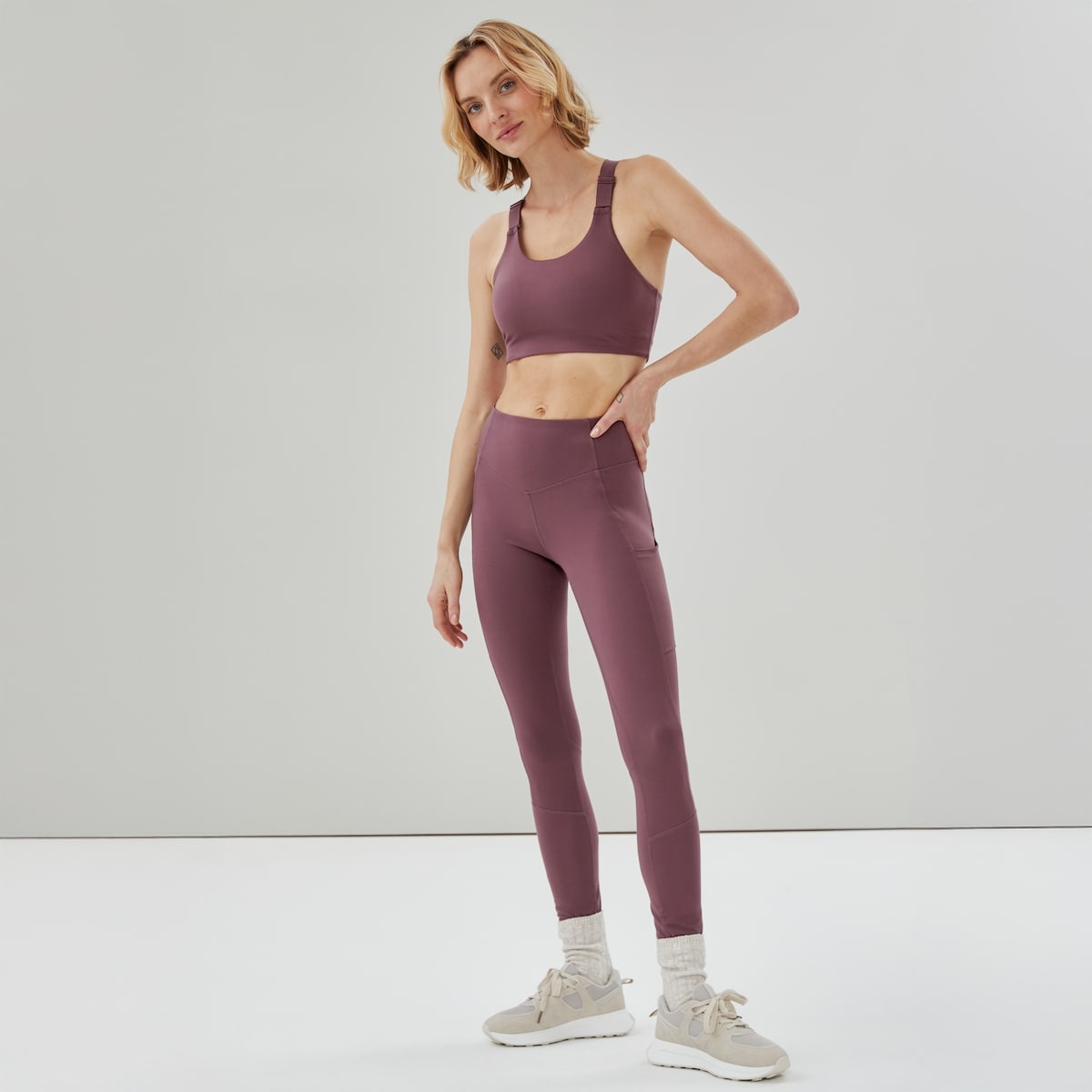 Active Momentum Sports Bra - Light Burgundy