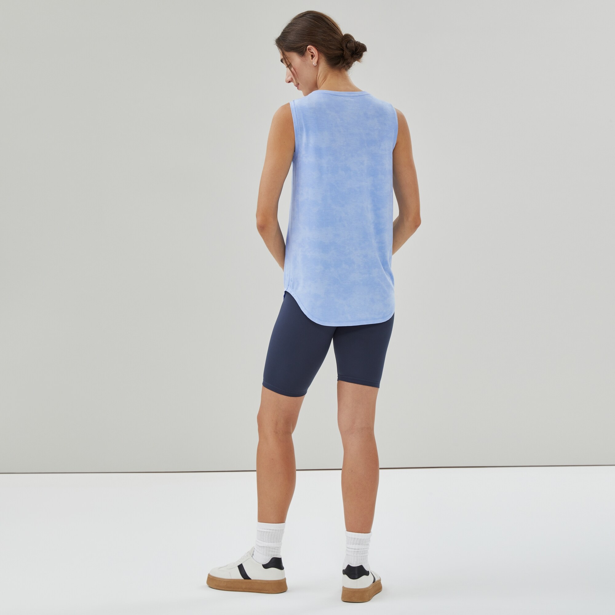 Débardeur sport évacuant l’humidité