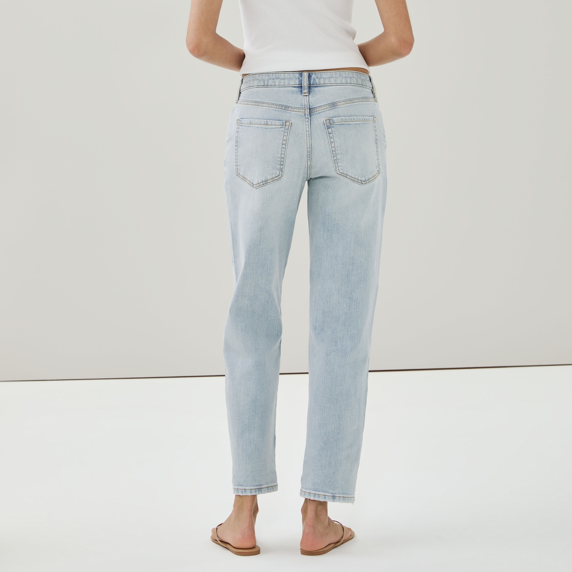 Relaxed Light Wash Jean