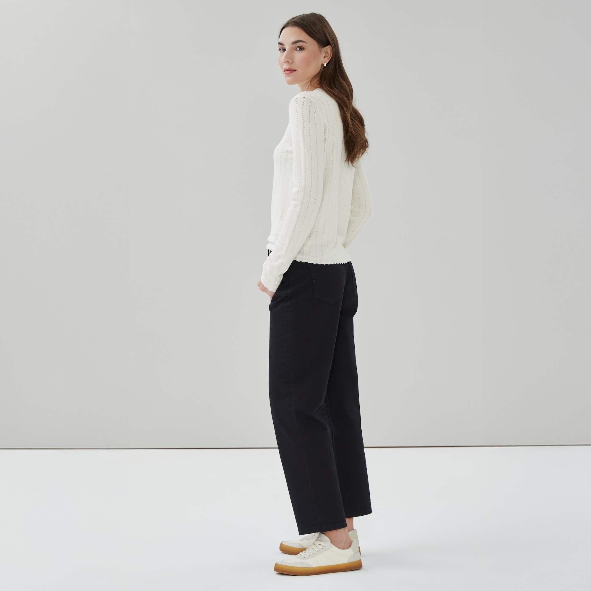 Relaxed Black Wash Jean