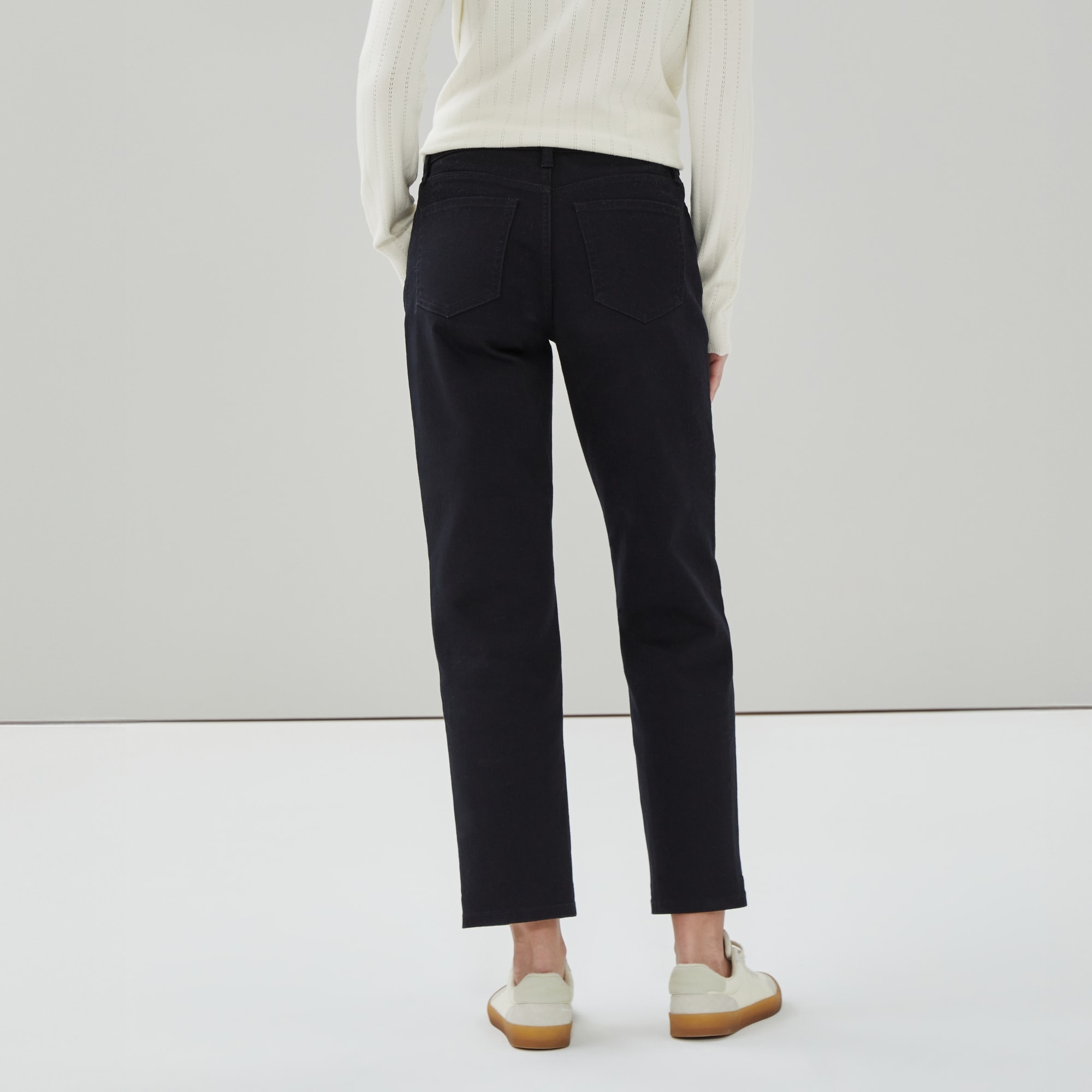 Relaxed Black Wash Jean