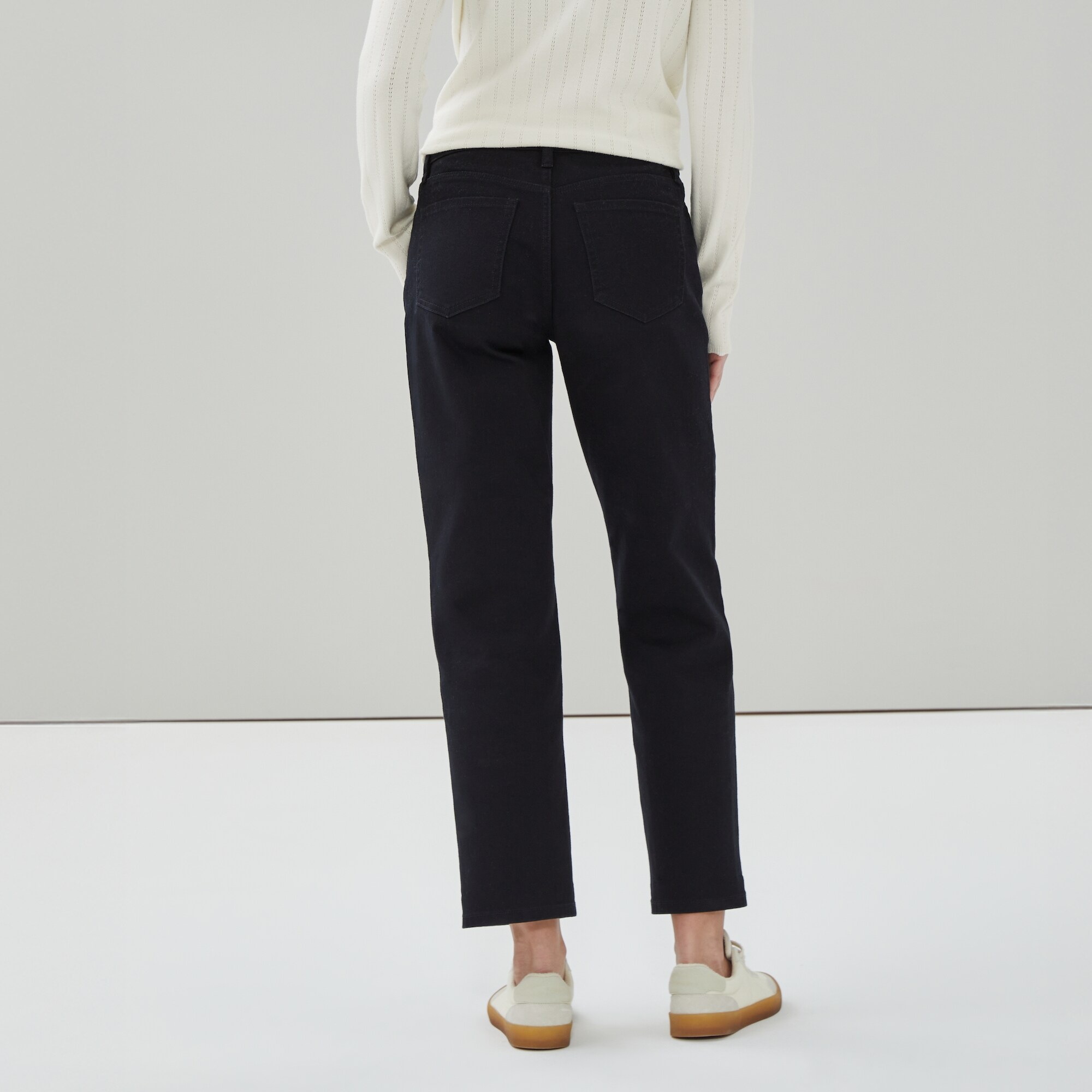 Relaxed Black Wash Jean