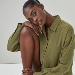 Joe Fresh Chemise boutonnée ample en gaze froissée 1 ea, 39,00 $/1ch